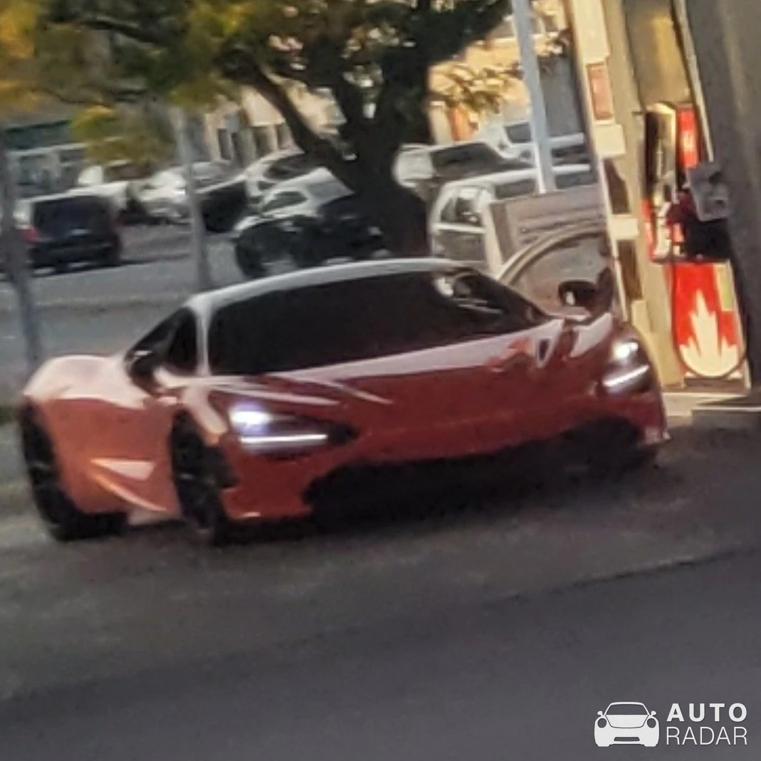 McLaren 720S spotted in Montréal, Canada