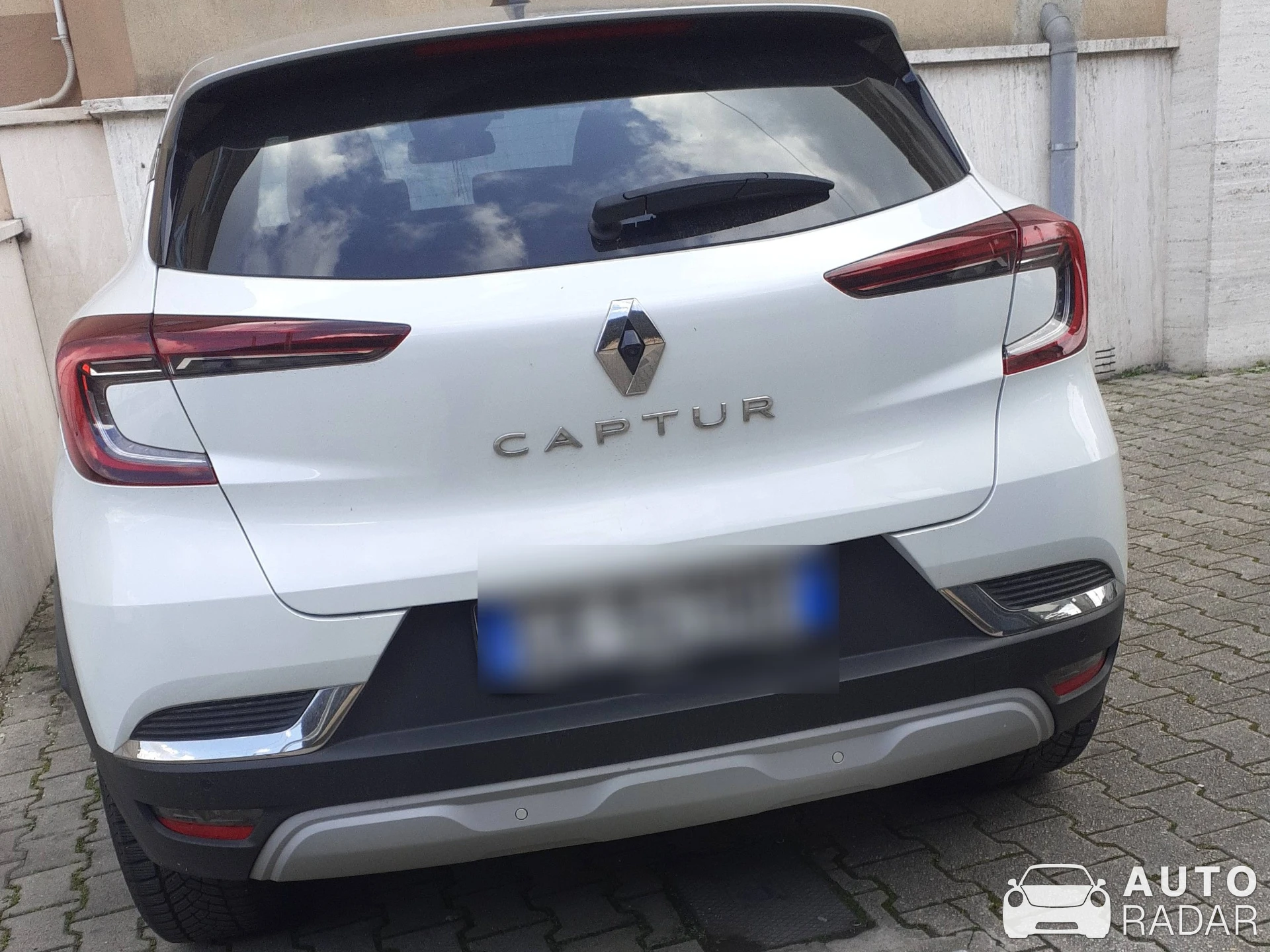Renault Captur spotted in Spoltore, Italy