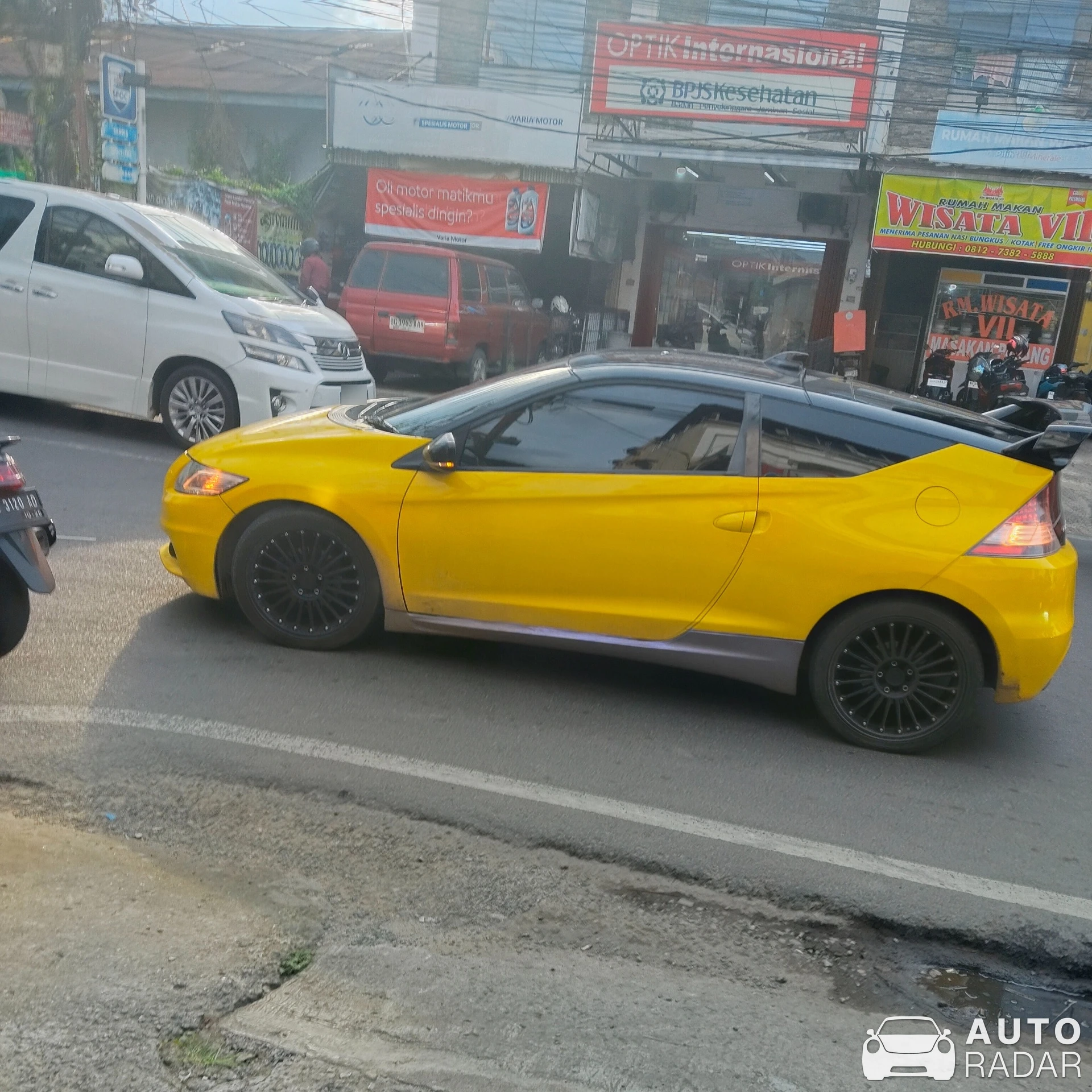 Honda CR-Z spotted in Palembang, Indonesia