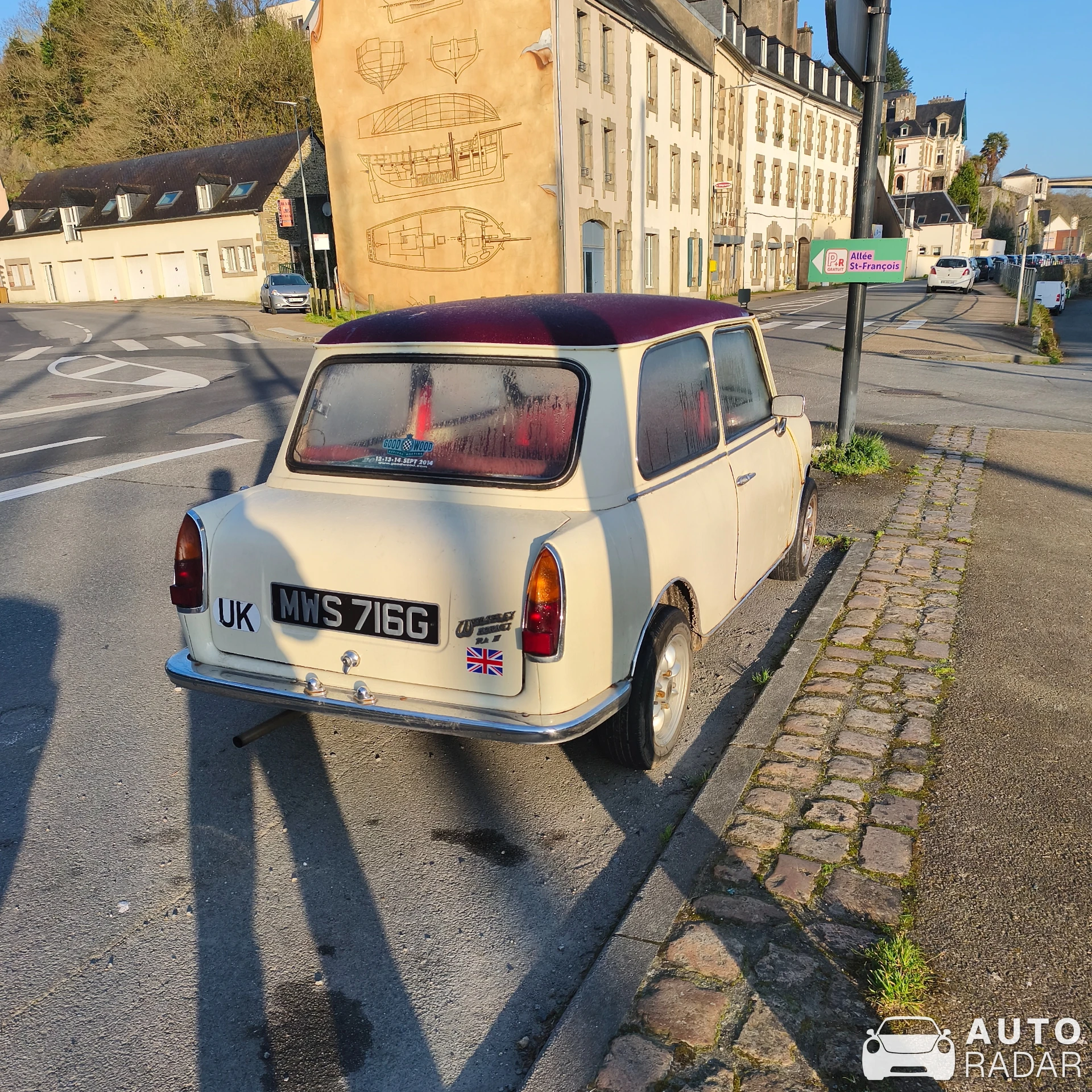 Riley Elf MkIII spotted in Saint-Martin-des-Champs