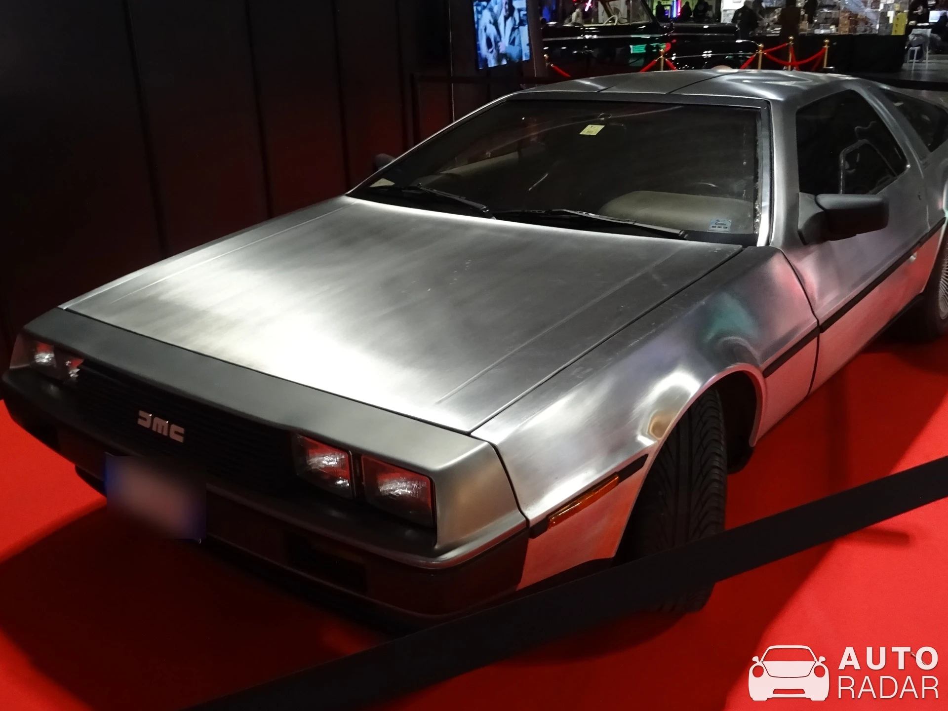DeLorean DMC-12 spotted in Rho, Italy
