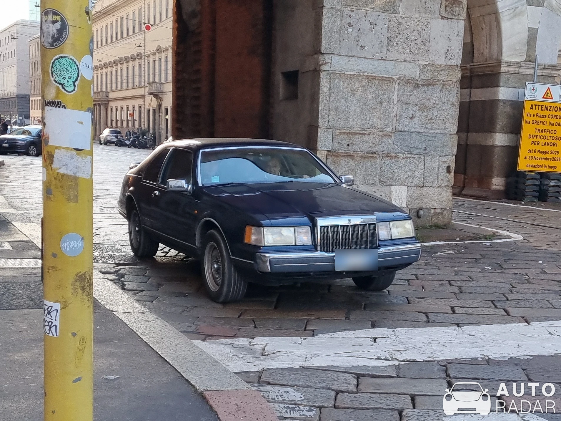Lincoln Mark VII spotted in Milano, Italy