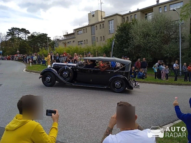 Mercedes Simplex spotted