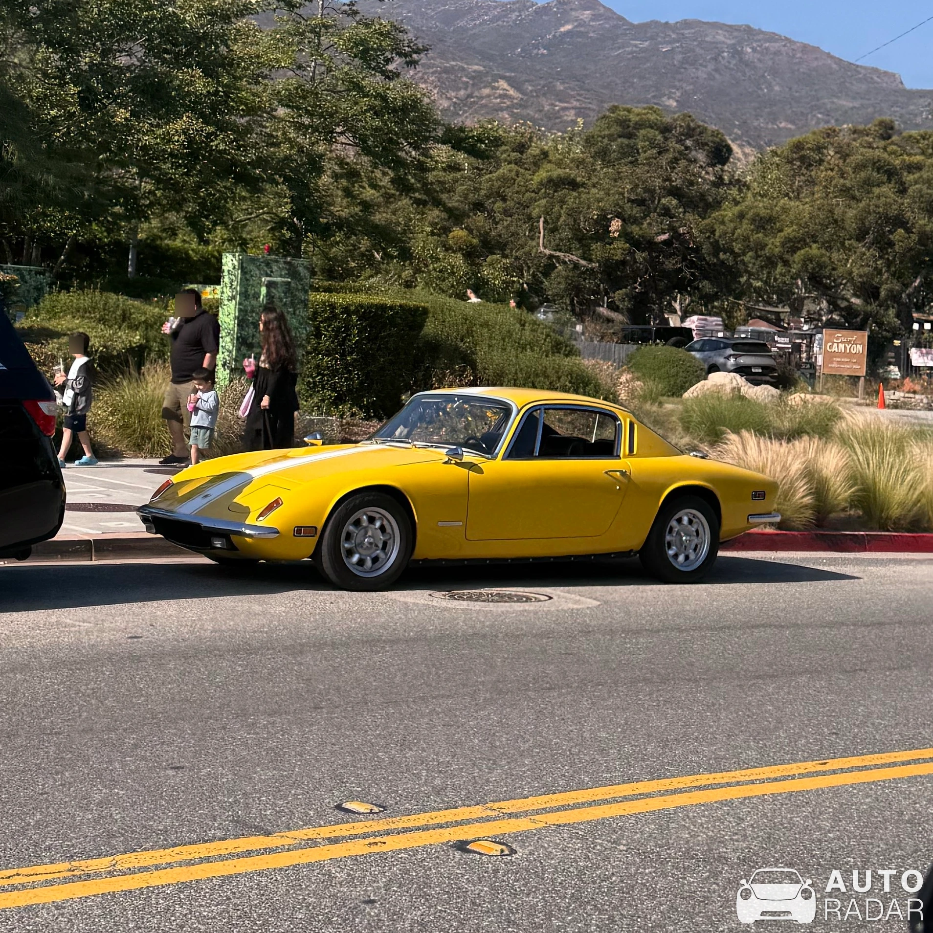 Lotus Elan S1 spotted in Malibu