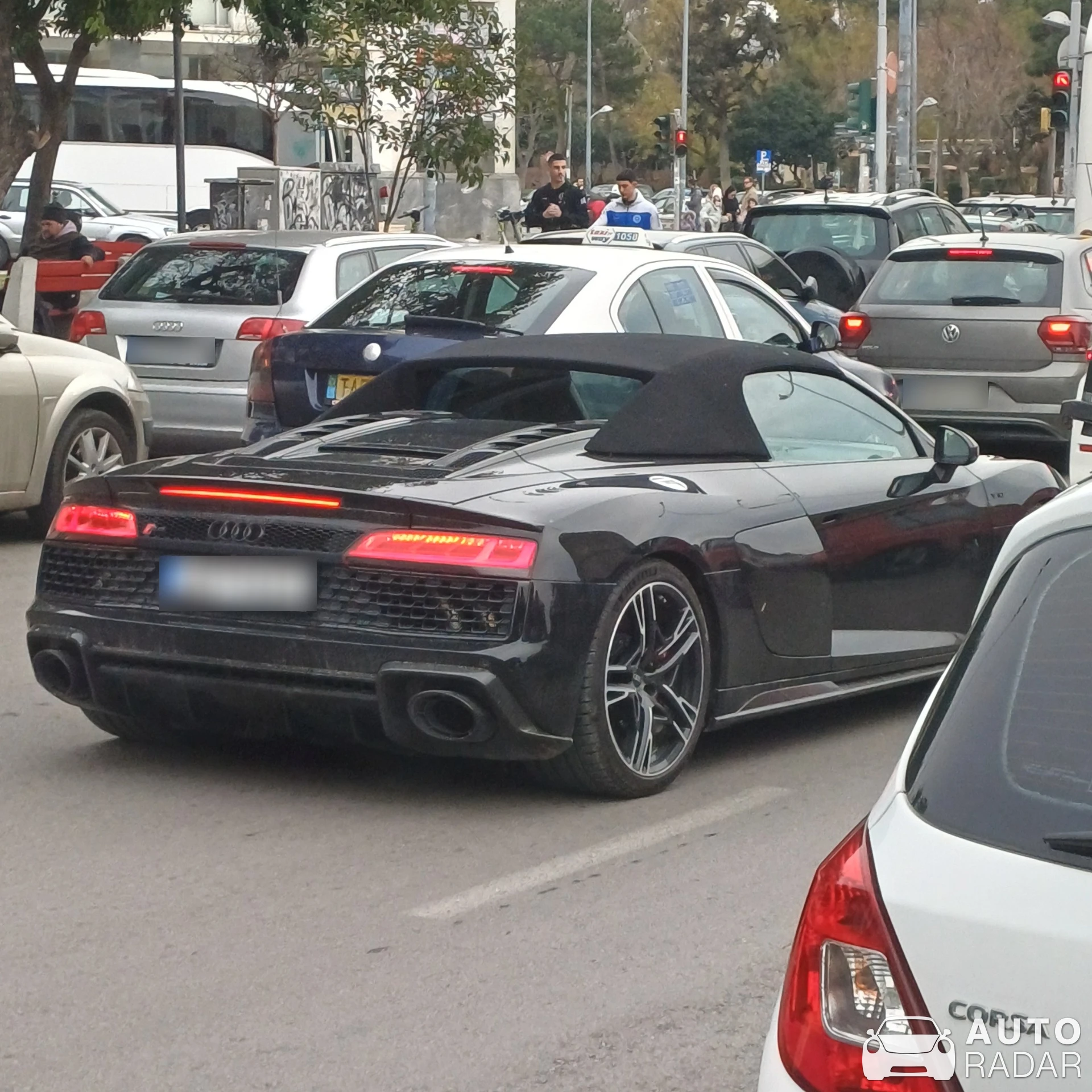 Audi R8 V10 Spyder spotted in Thessaloniki, Greece