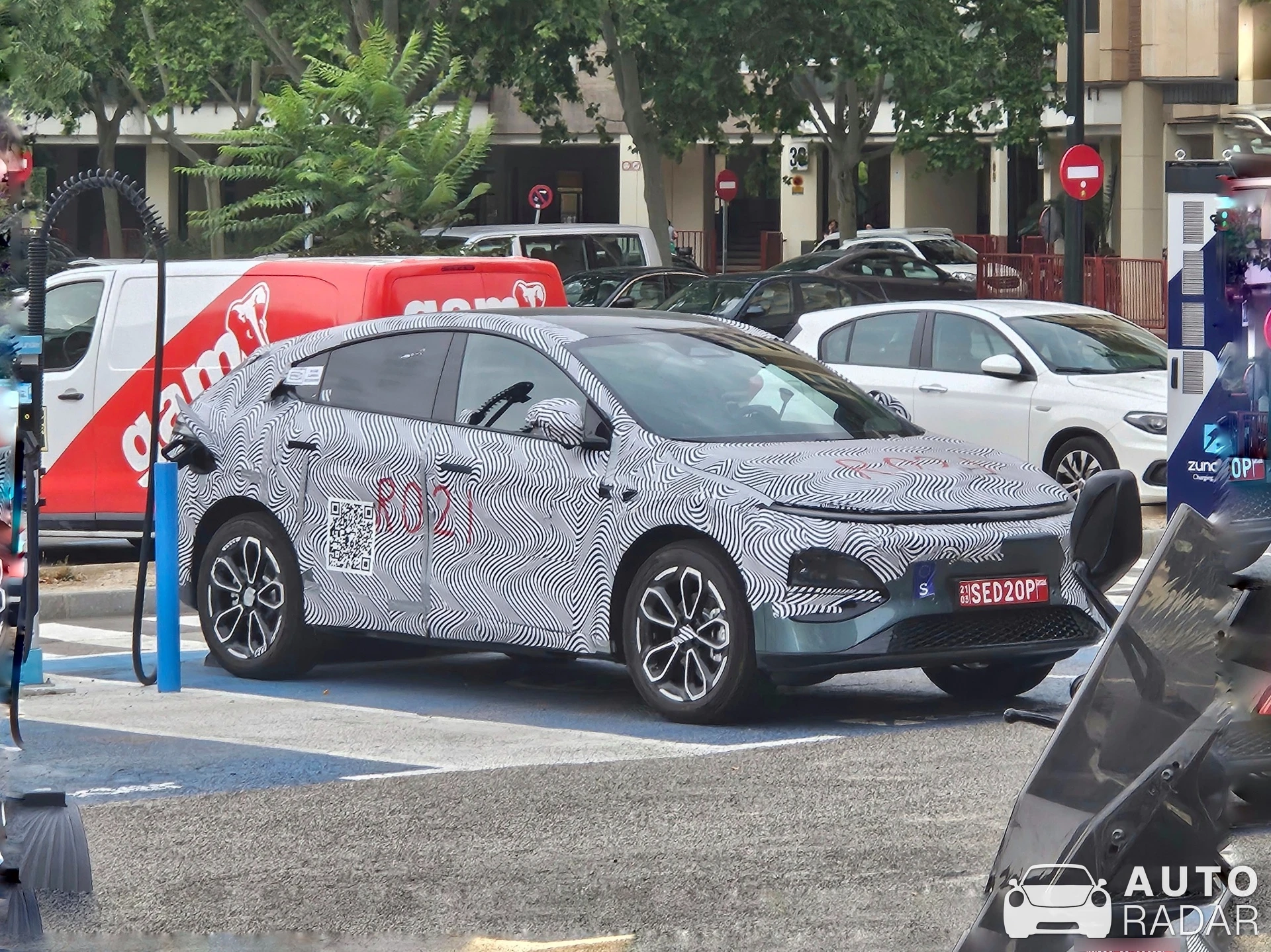 Xpeng G6 spotted in Zaragoza