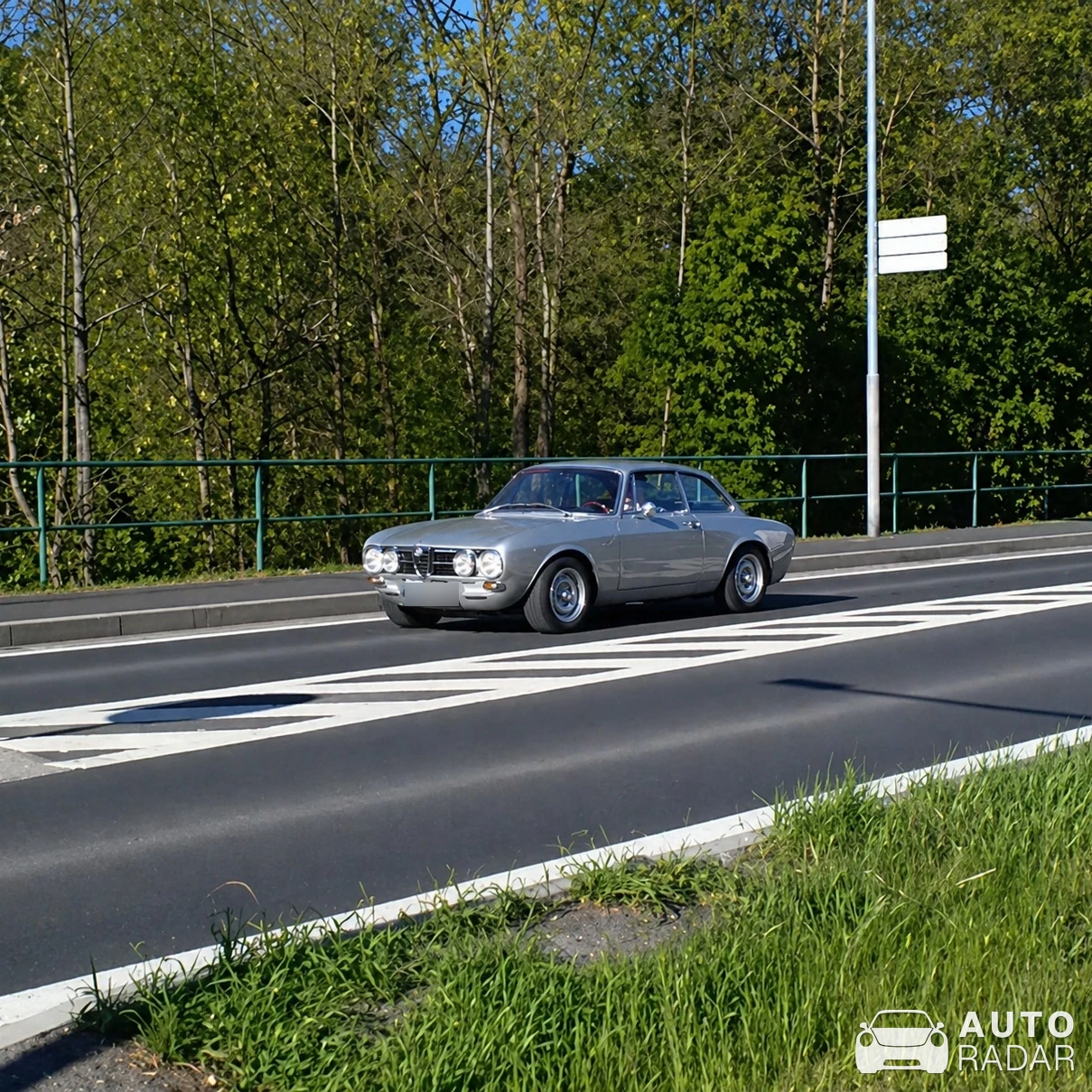 Alfa Romeo 2000 GT Veloce spotted in Benešov nad Ploučnicí