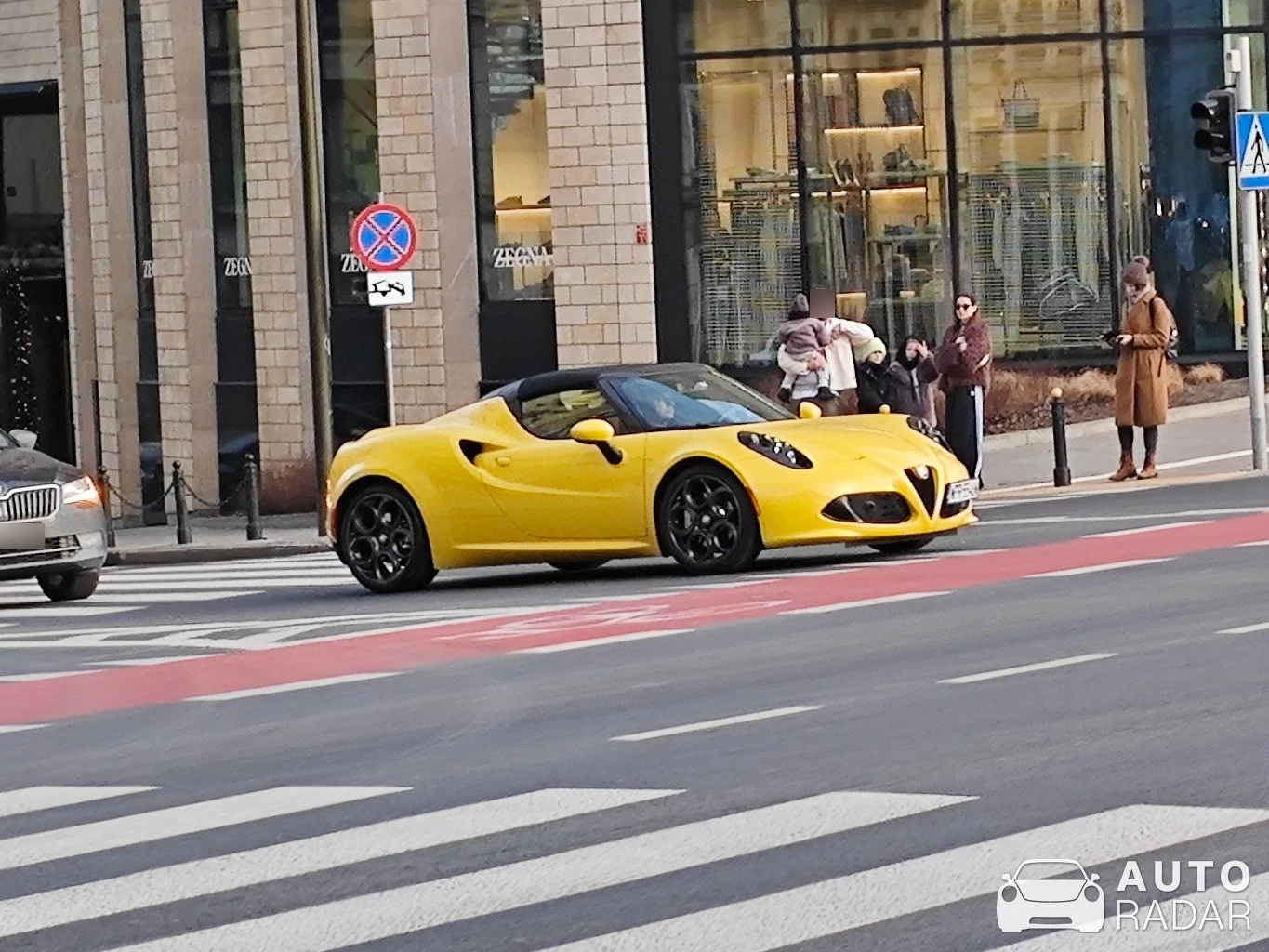 Alfa Romeo 4C Spider spotted in Warszawa, Polska
