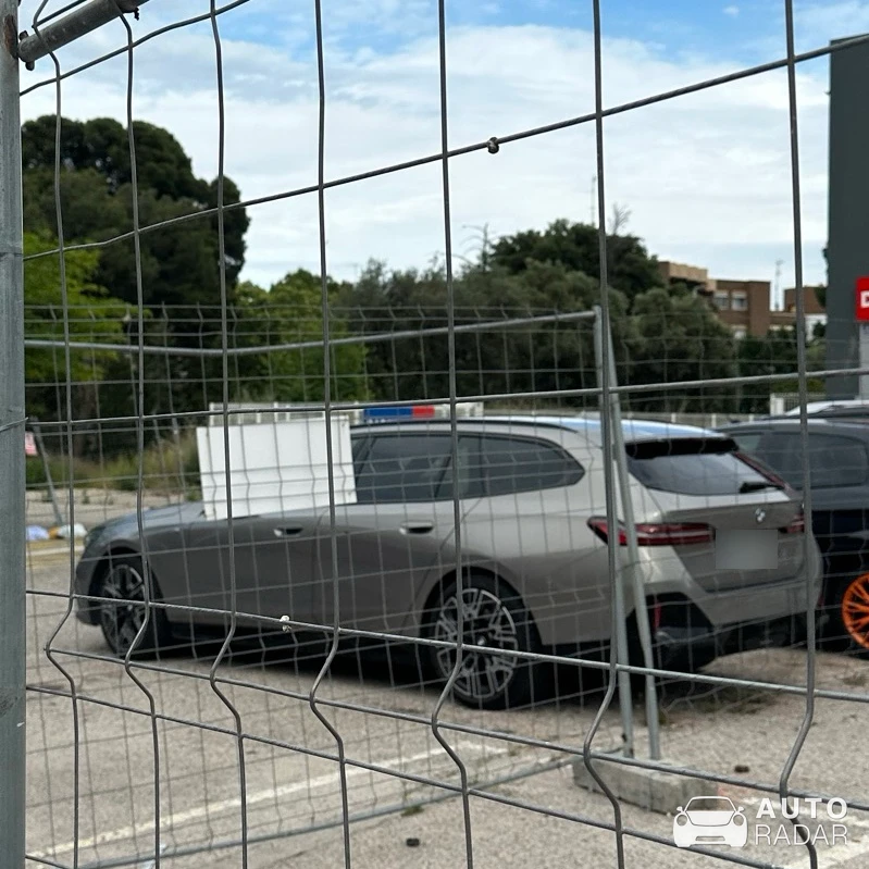BMW 5 Series G61 Touring spotted in Zaragoza