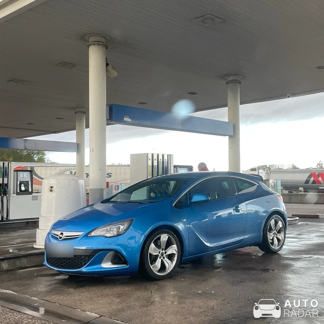 Opel Astra GTC spotted in Dommartin-lès-Toul