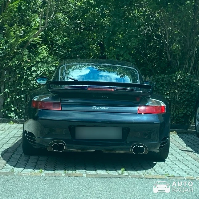 Porsche 911 Turbo 3.3 spotted in Davos, Schweiz