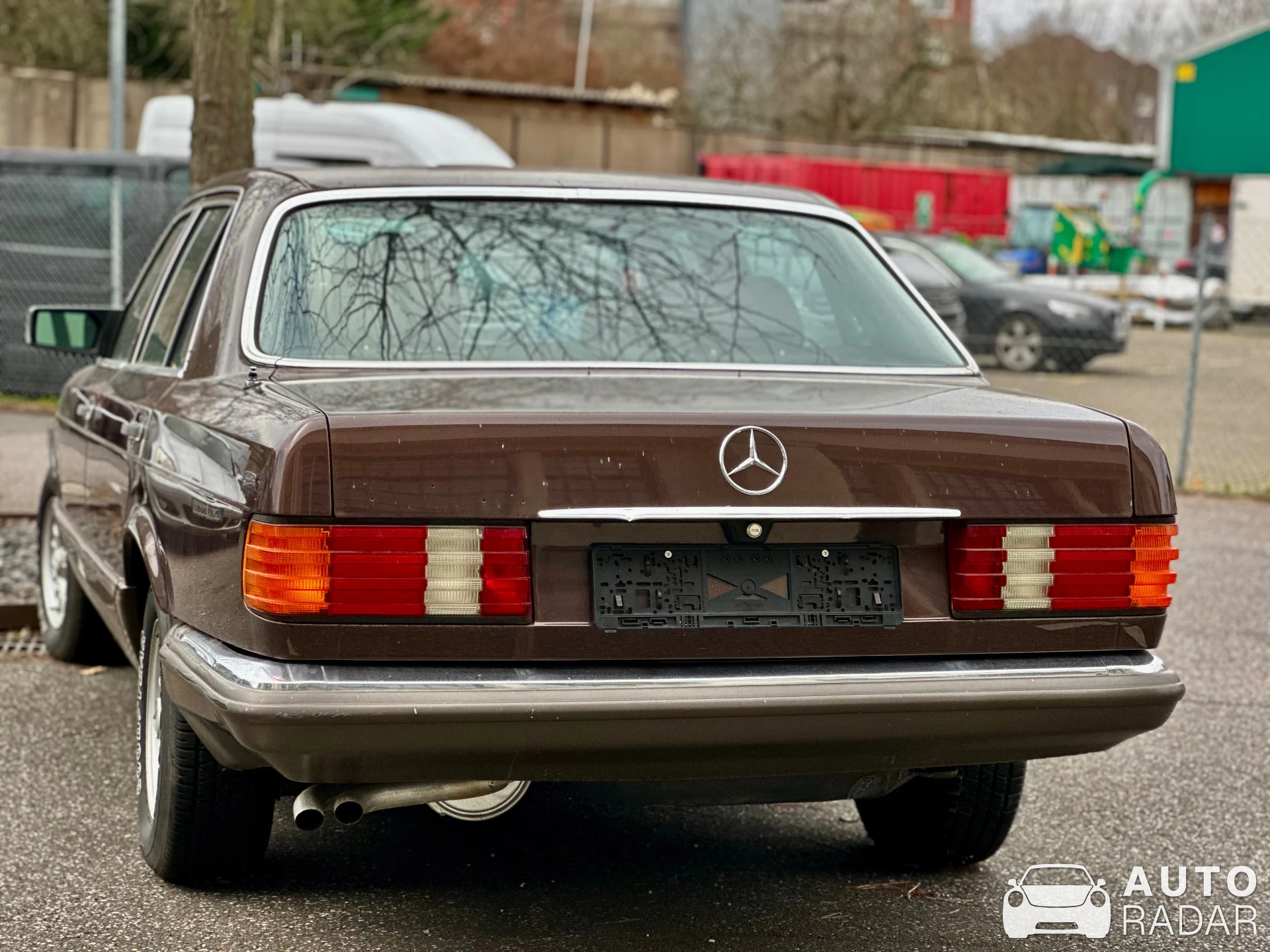 Mercedes-Benz 280 SE spotted in Düsseldorf, Germany