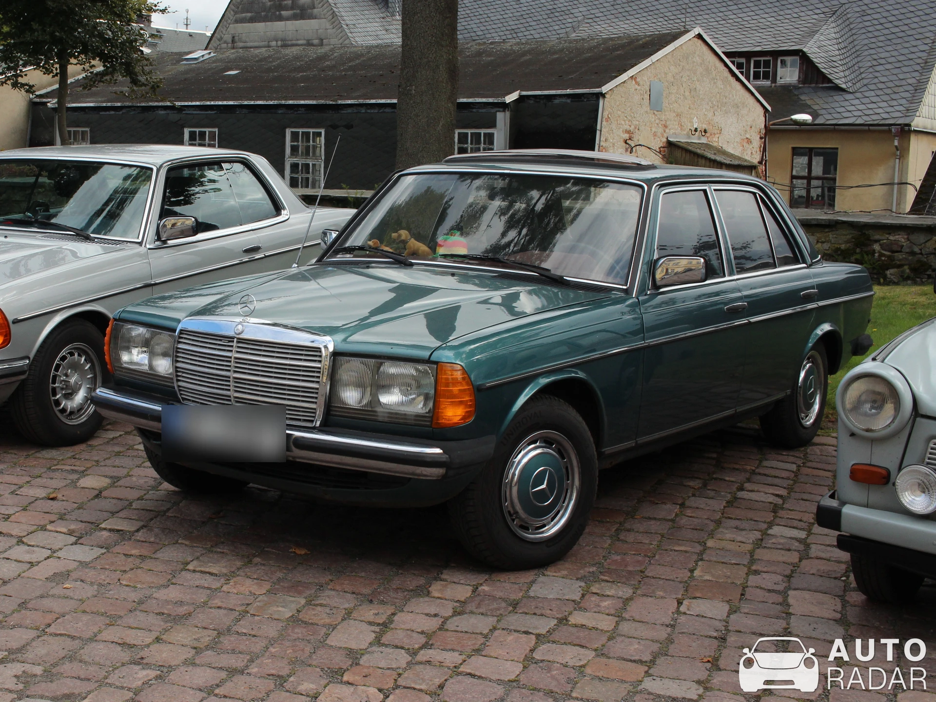 Mercedes-Benz W115 240 D spotted in Sayda
