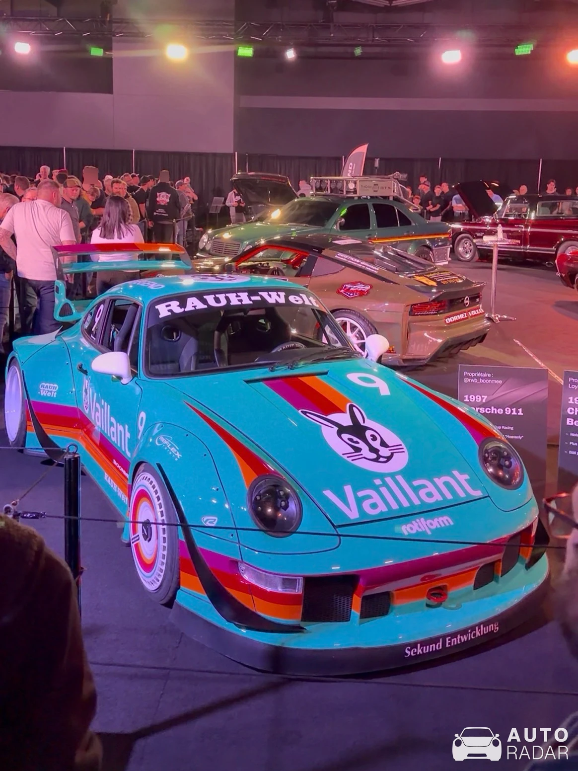 Porsche 911 SC RWB spotted in Terrebonne