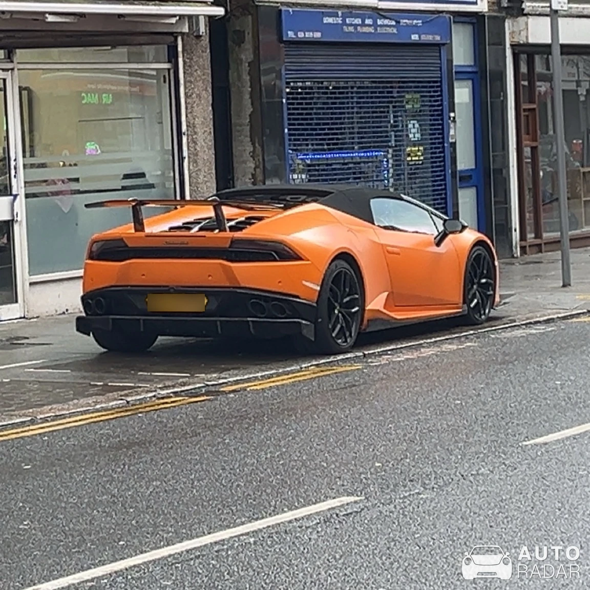 Lamborghini Huracán LP610-4 Spyder spotted in Greater London, United Kingdom