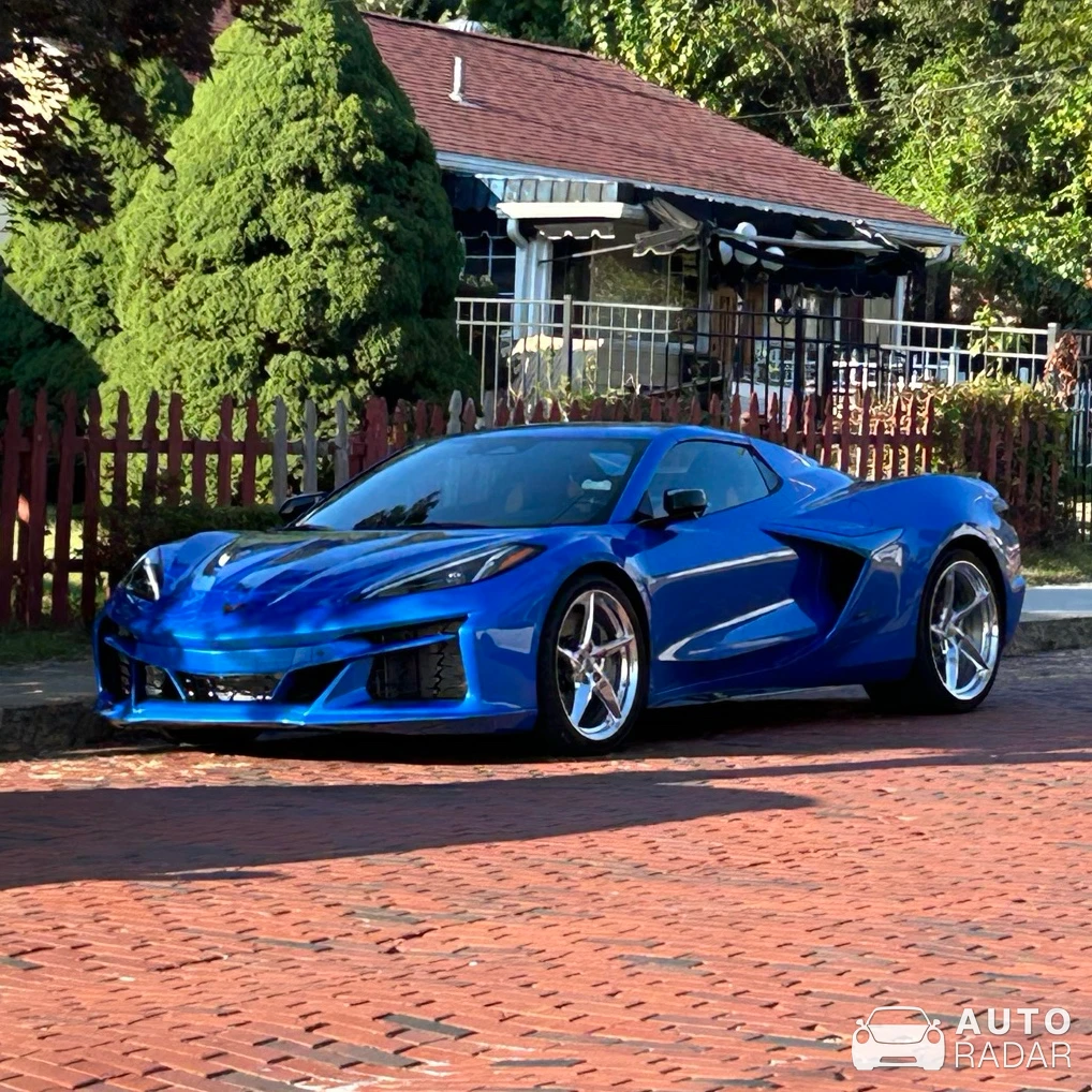 Chevrolet Corvette C8 E-Ray spotted in McKeesport