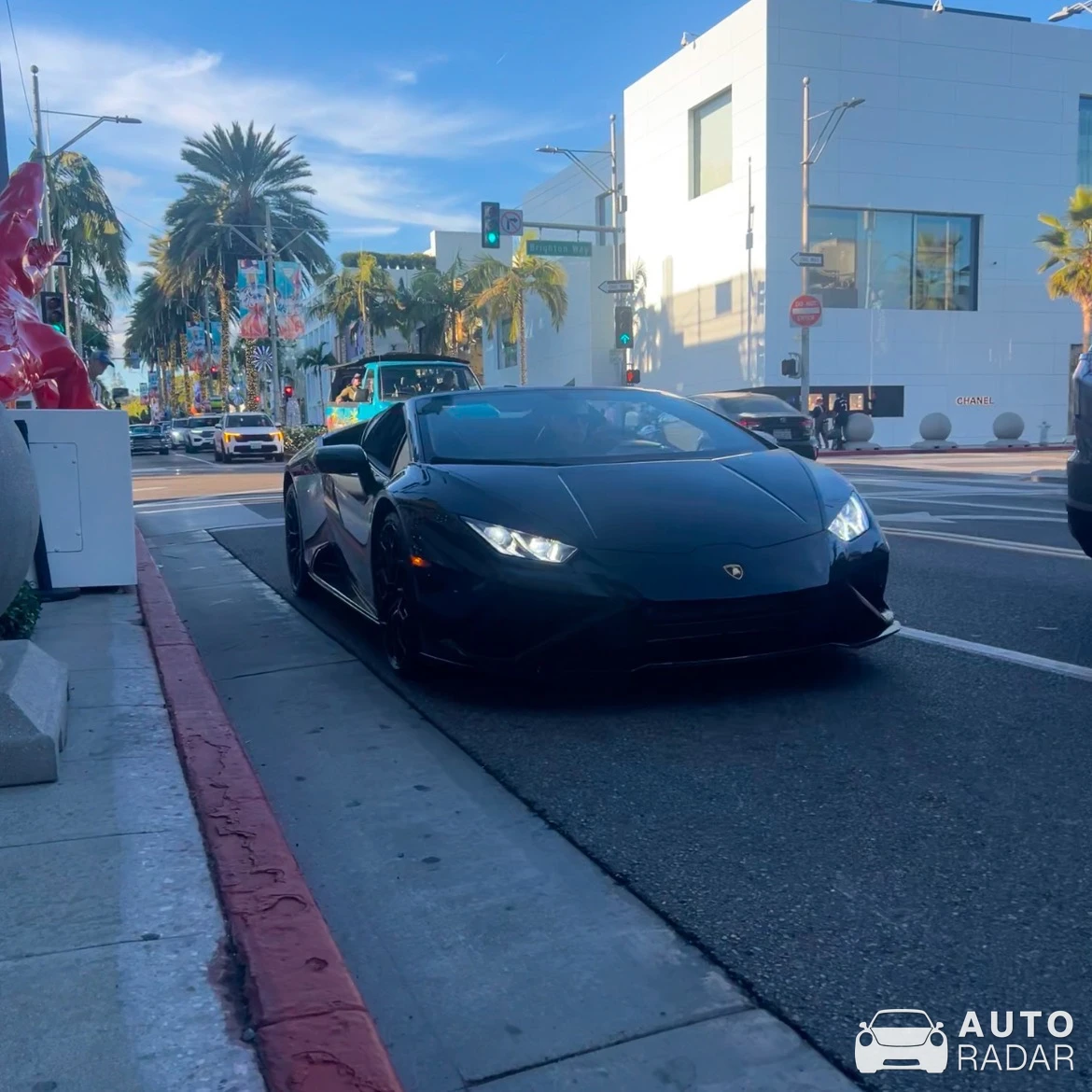 Lamborghini Huracán LP610-4 Spyder spotted in Beverly Hills, United States