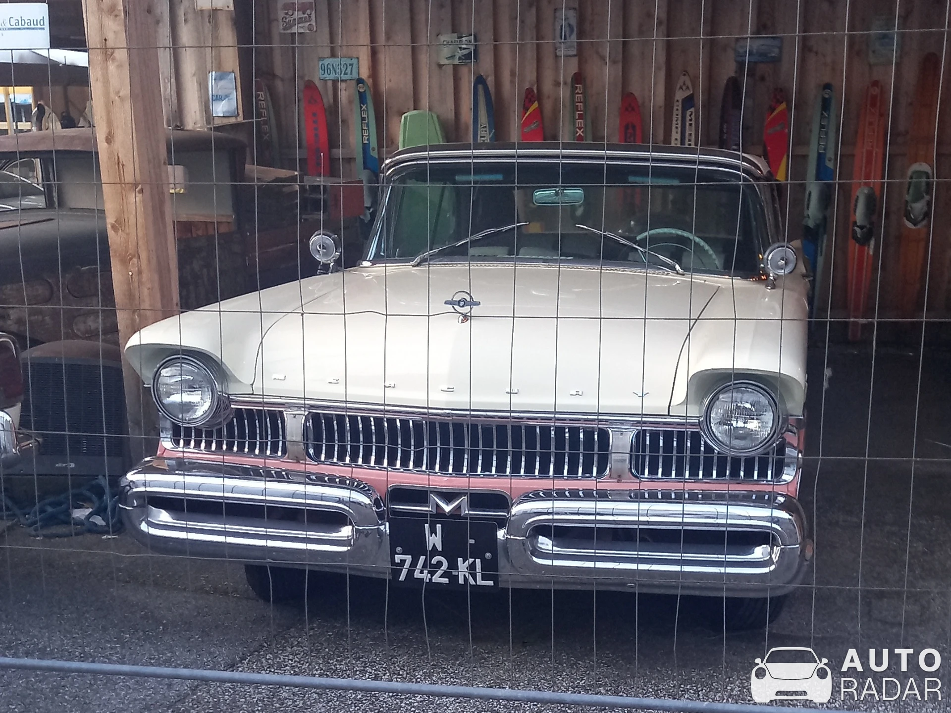 Mercury Turnpike Cruiser spotted in Sevrier