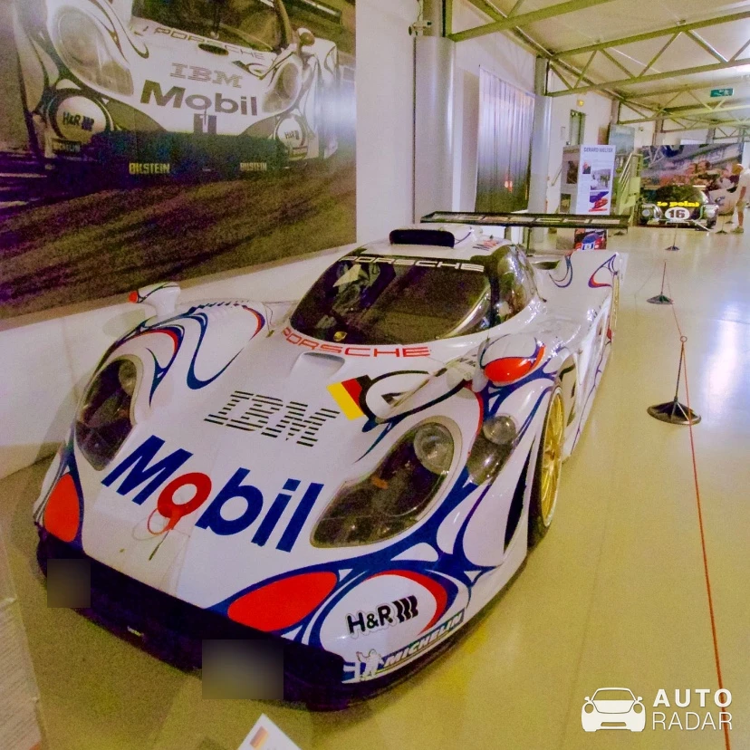 Porsche 996 GT1 spotted in Romanel-sur-Lausanne