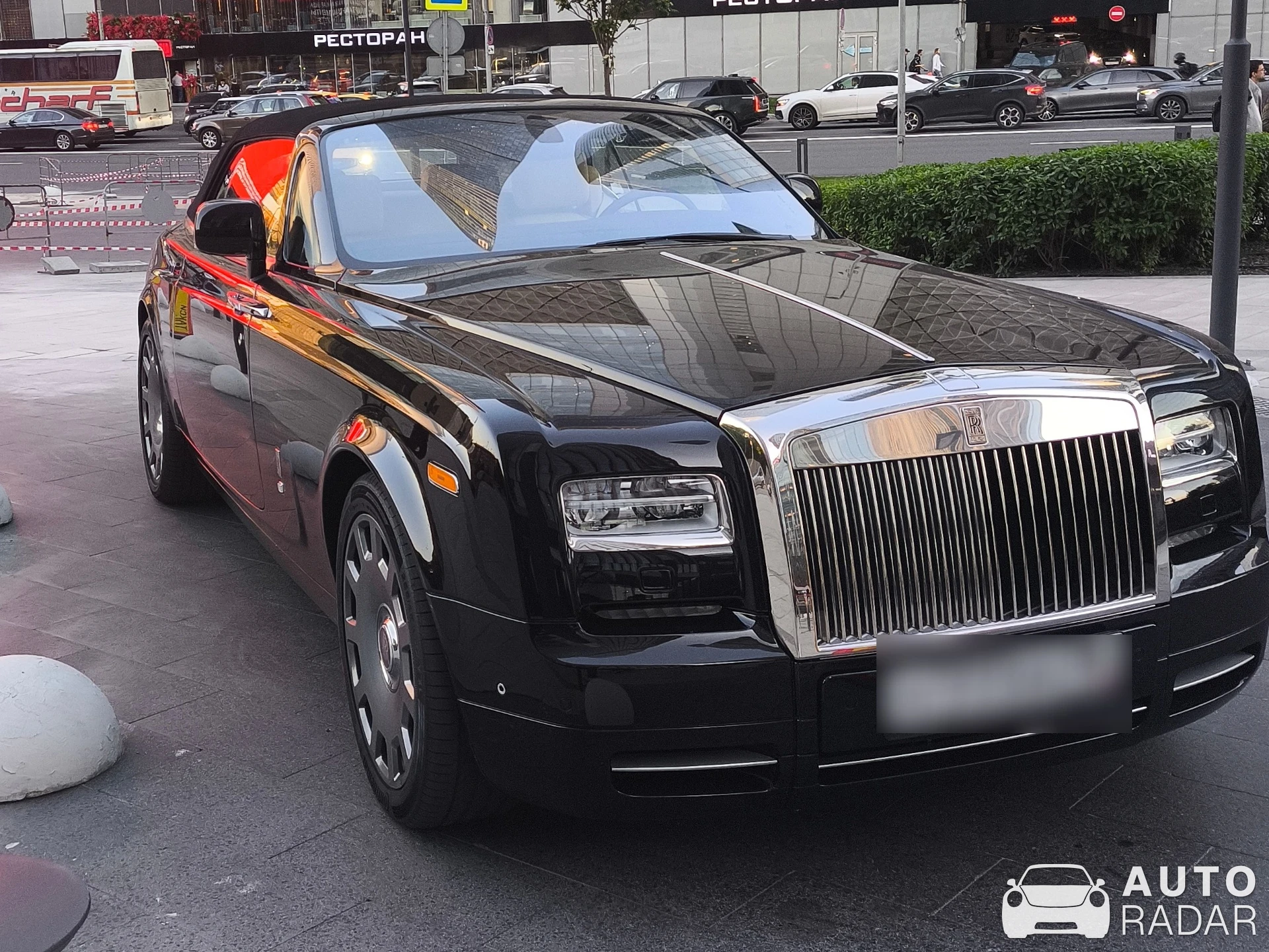 Rolls-Royce Phantom Drophead Coupe Series II spotted in Москва