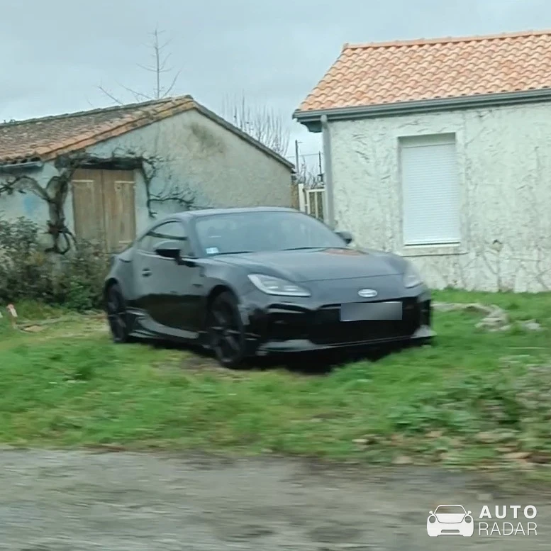 Toyota GR86 spotted in Saint-Sébastien-sur-Loire, France