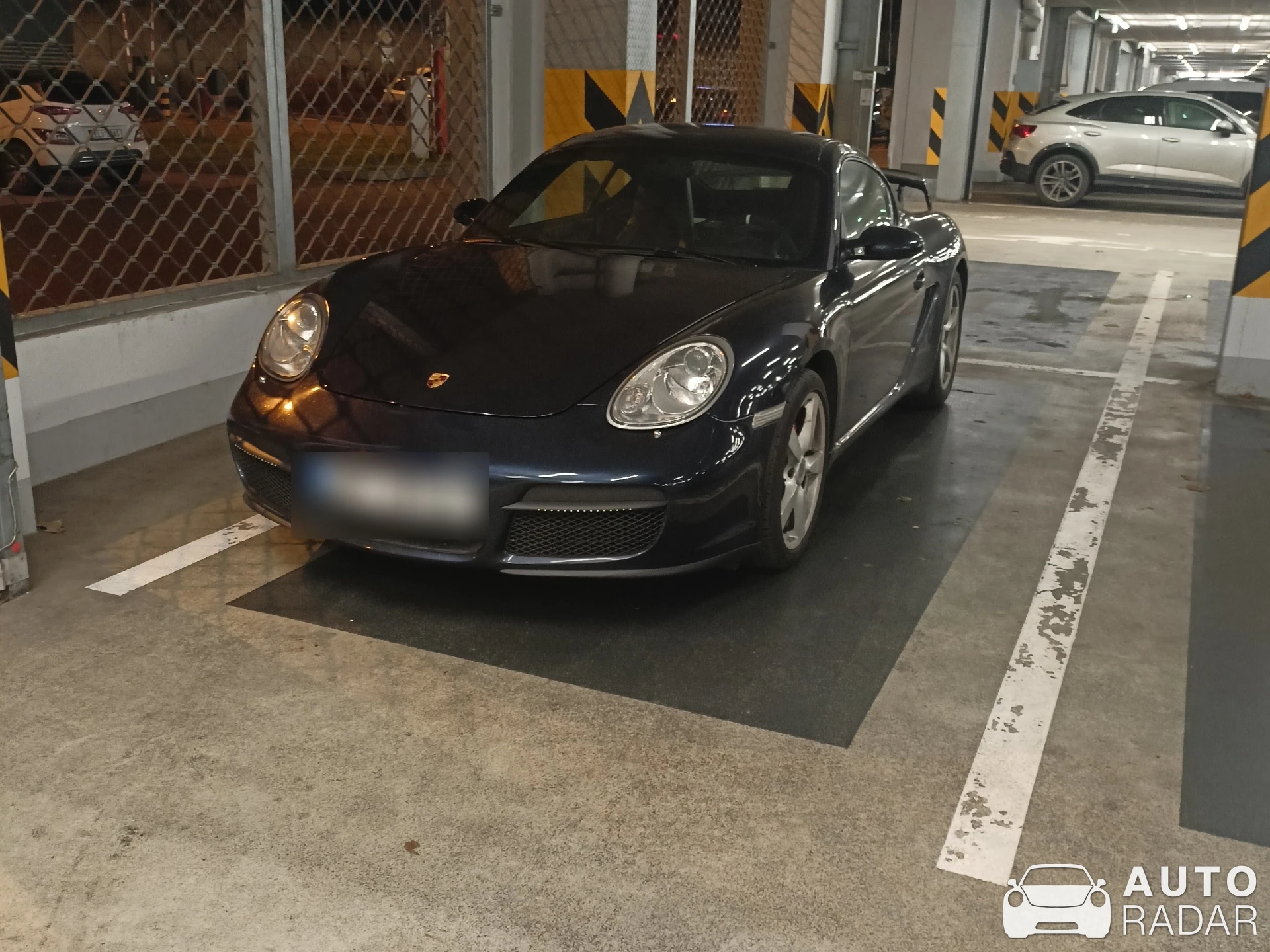 Porsche 987 Cayman S spotted in Praha 12, Česko