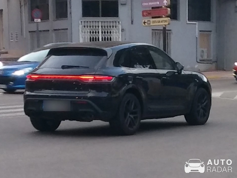 Porsche Macan spotted in Cullera, Spain