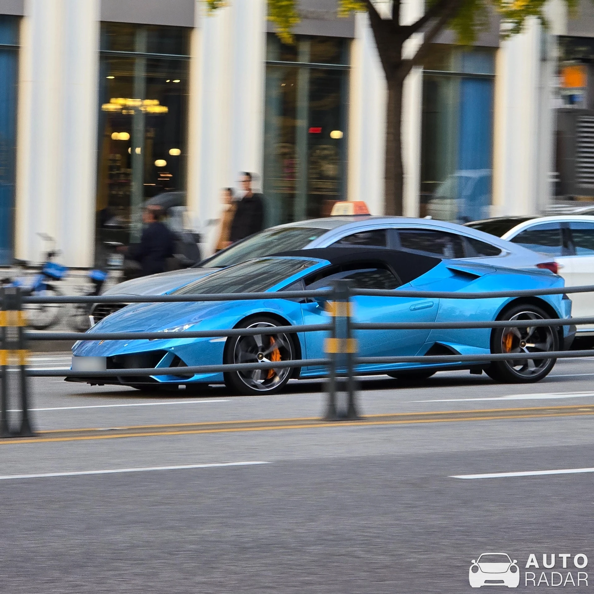 Lamborghini Huracán LP640-4 EVO Spyder spotted in 강남구, 대한민국