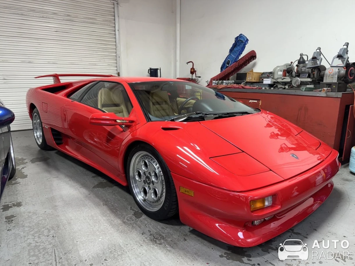 Lamborghini Diablo spotted in Beşiktaş, Türkiye