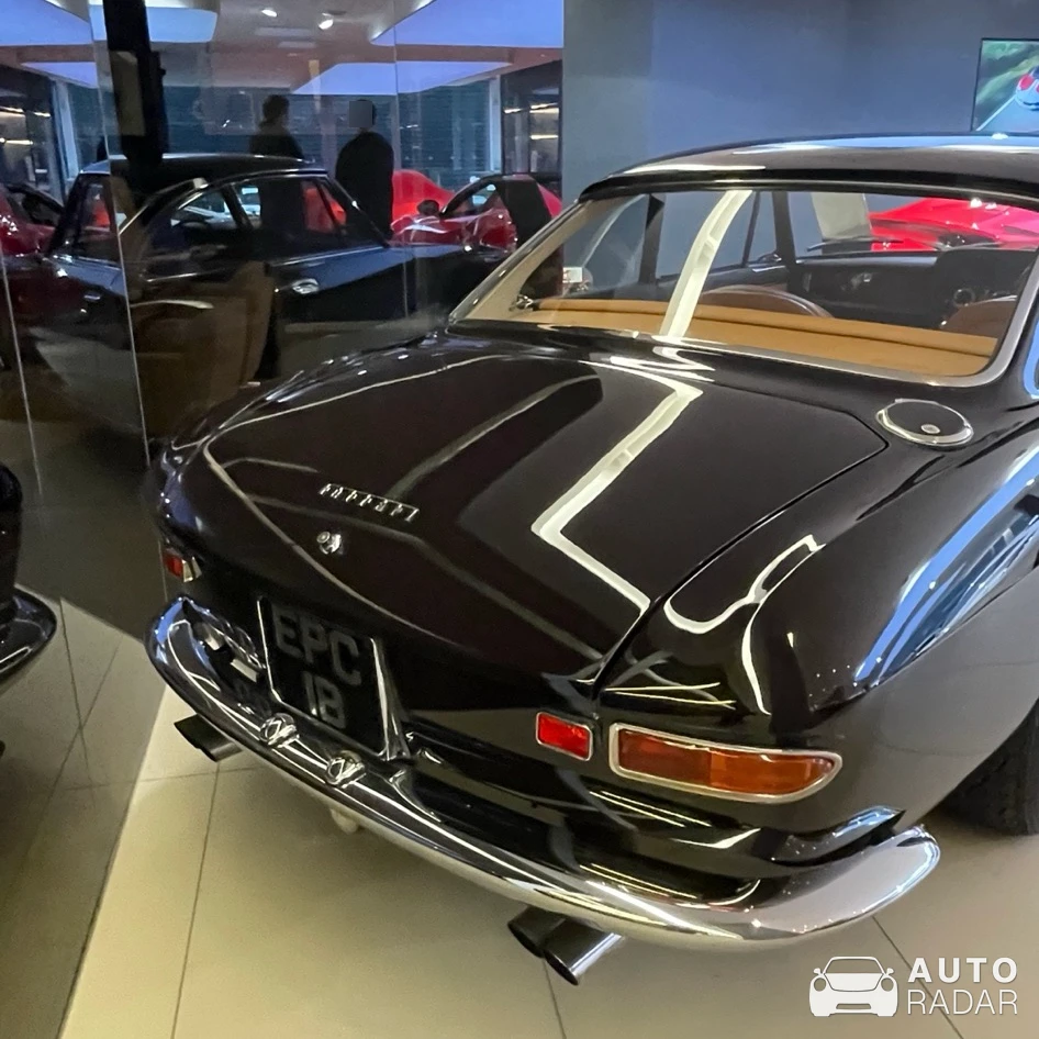 Ferrari 400 Superamerica SWB Cabriolet Pininfarina spotted in Handforth