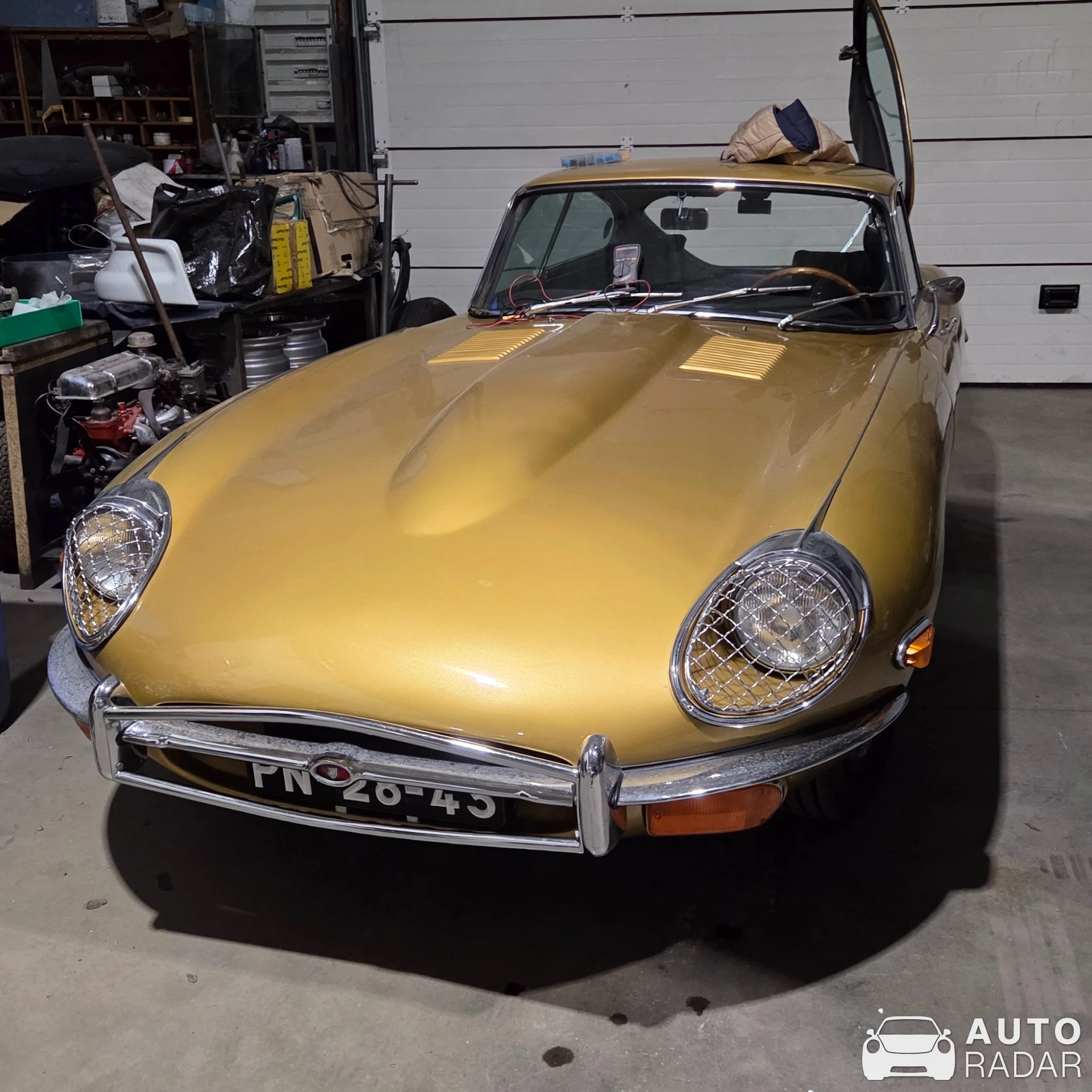 Jaguar E-Type 4.2 spotted in Paredes