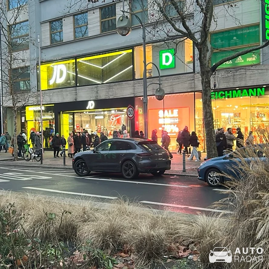 Porsche Macan GTS spotted in Berlin, Deutschland