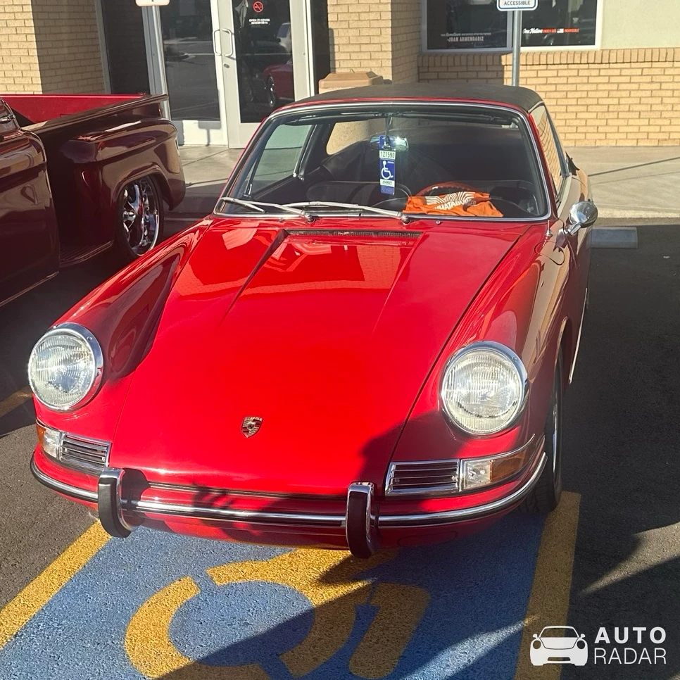 Porsche 912 Targa spotted in Goodyear