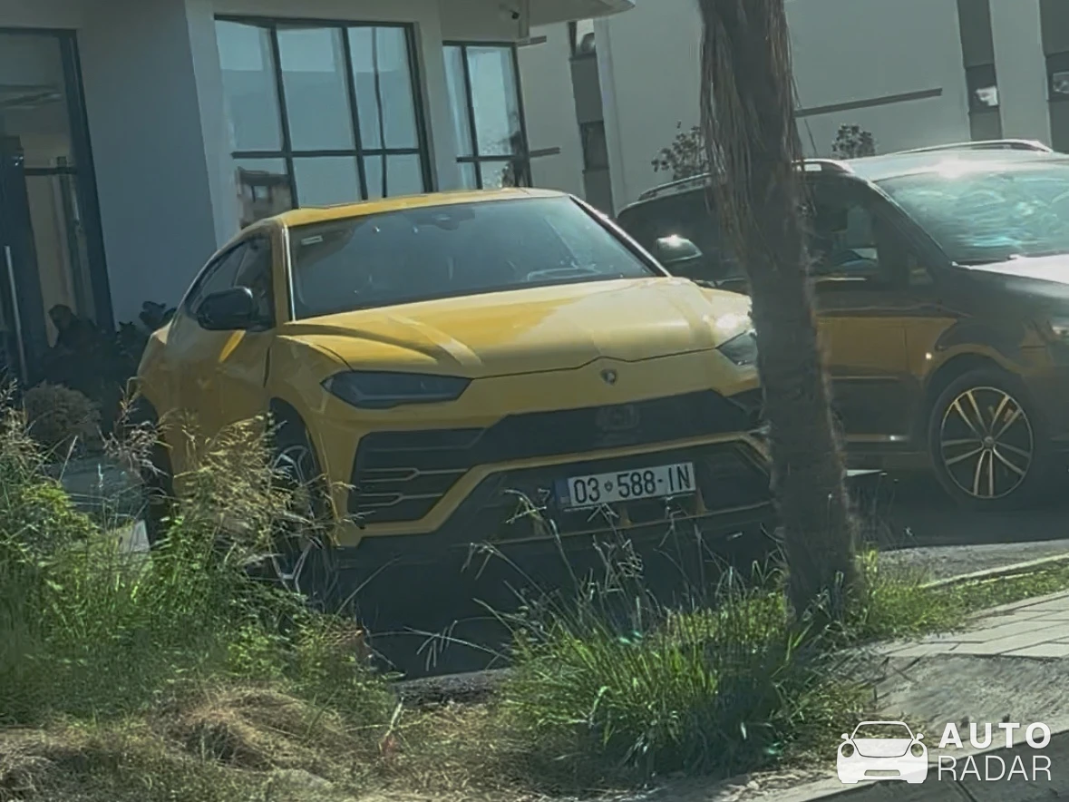Lamborghini Urus spotted in Ulcinj