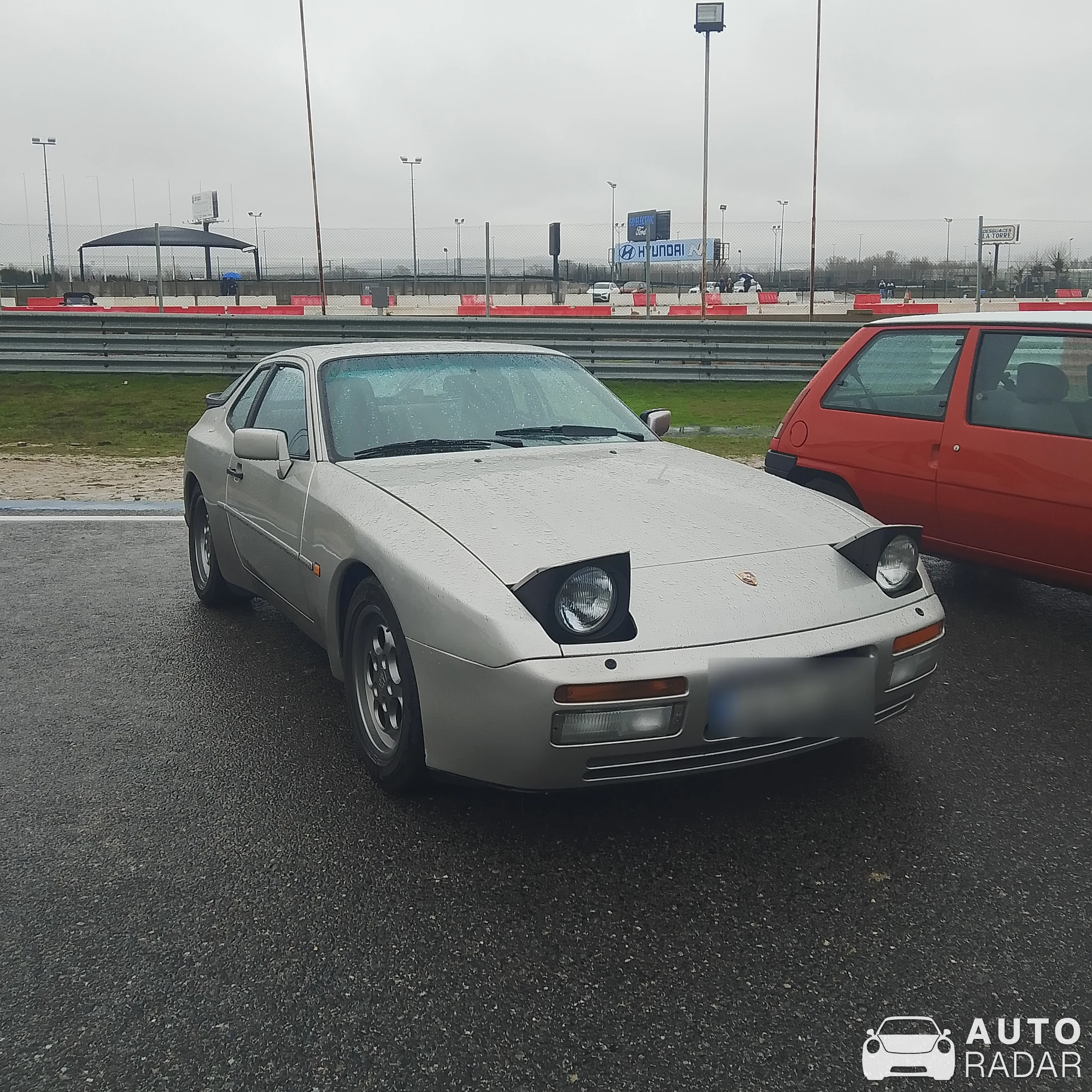 Porsche 944 spotted in Madrid, Spain