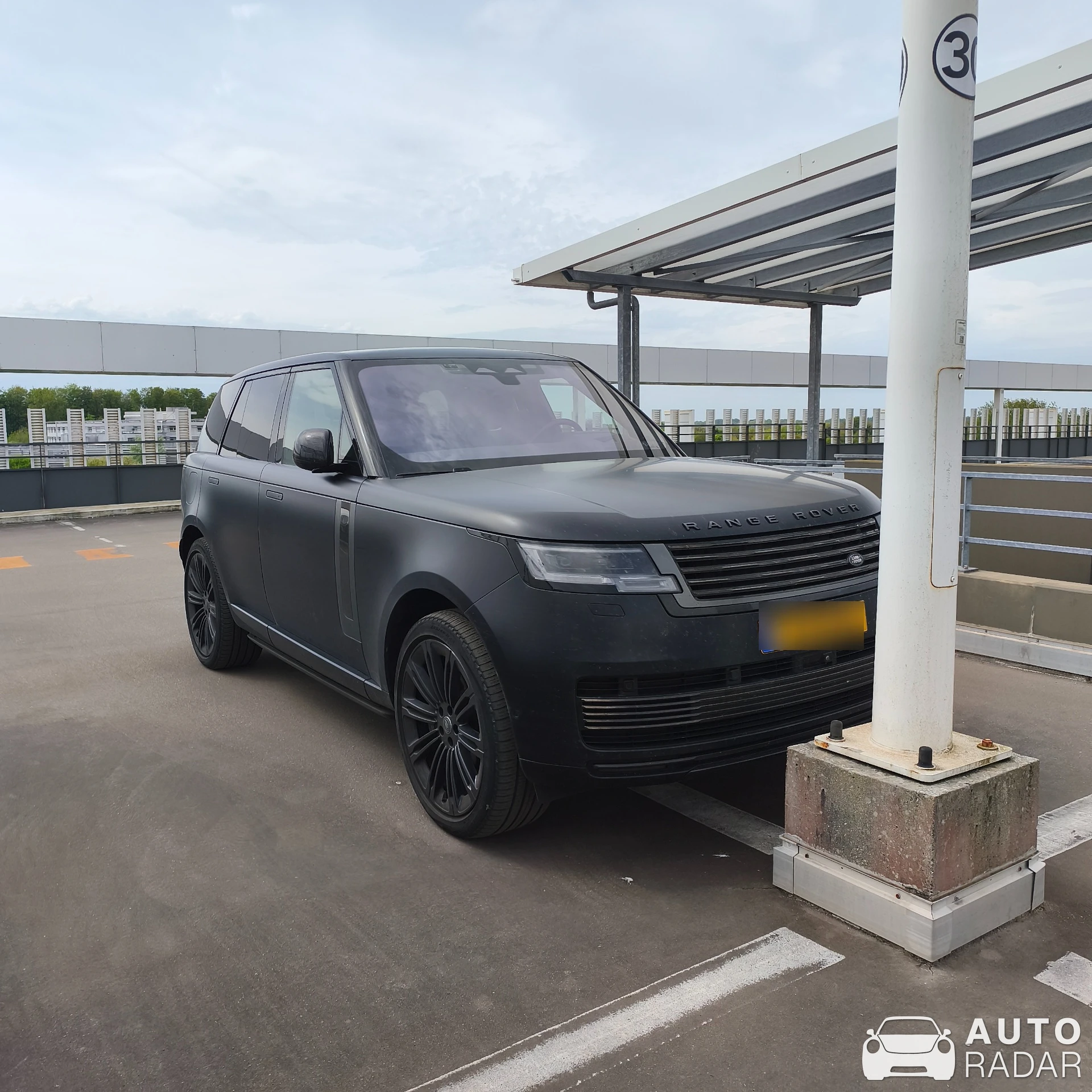 Land Rover Range Rover SV spotted in Plougastel-Daoulas