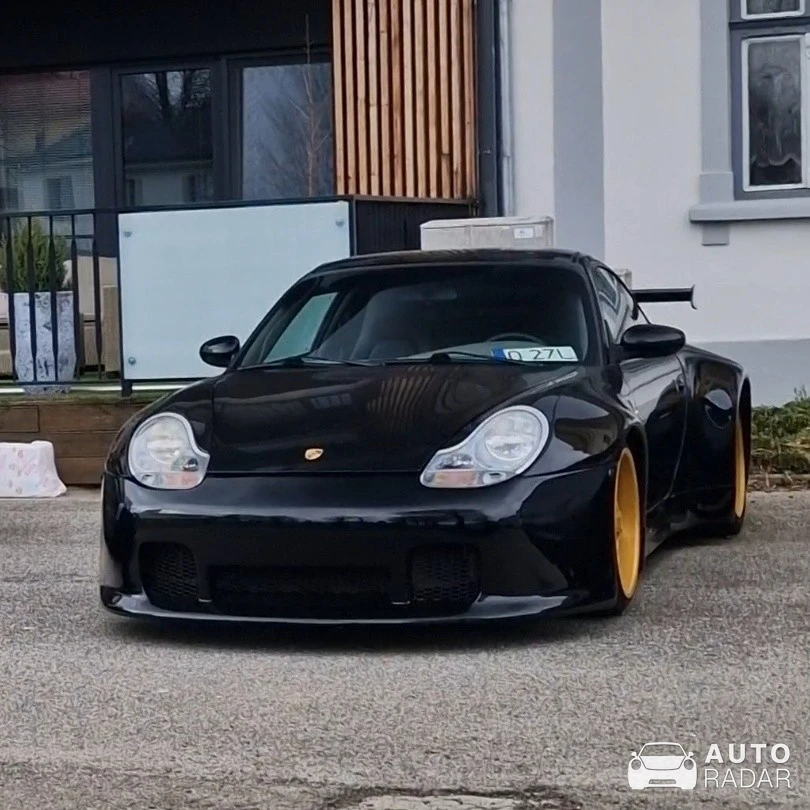 Porsche 996 Carrera spotted in Vysoké Tatry