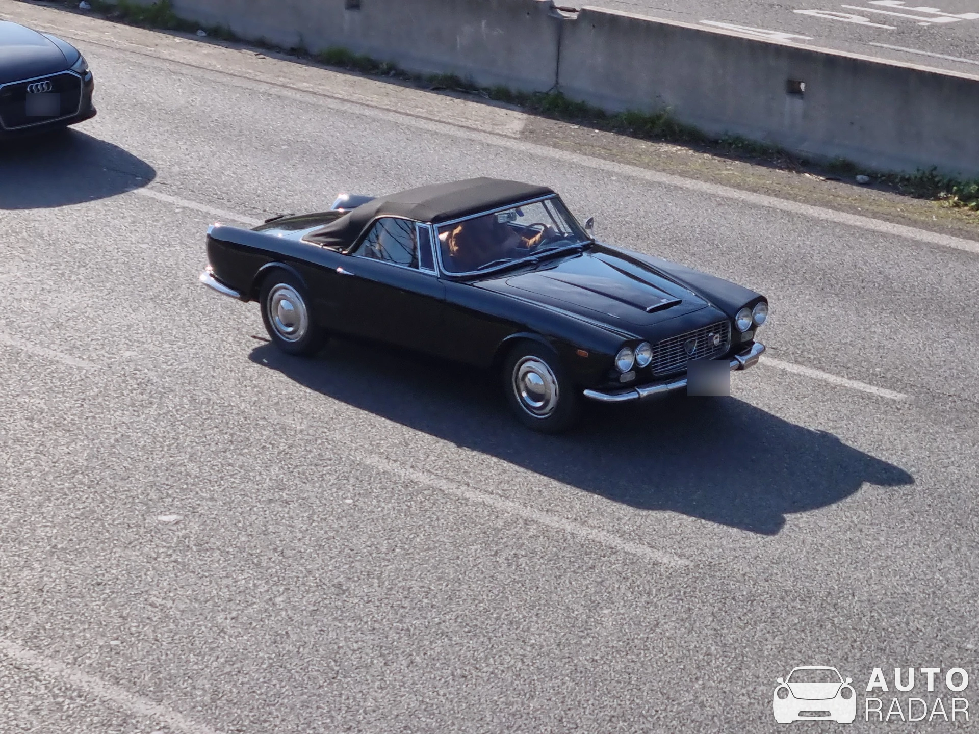 Lancia Flaminia Convertible spotted in Milano