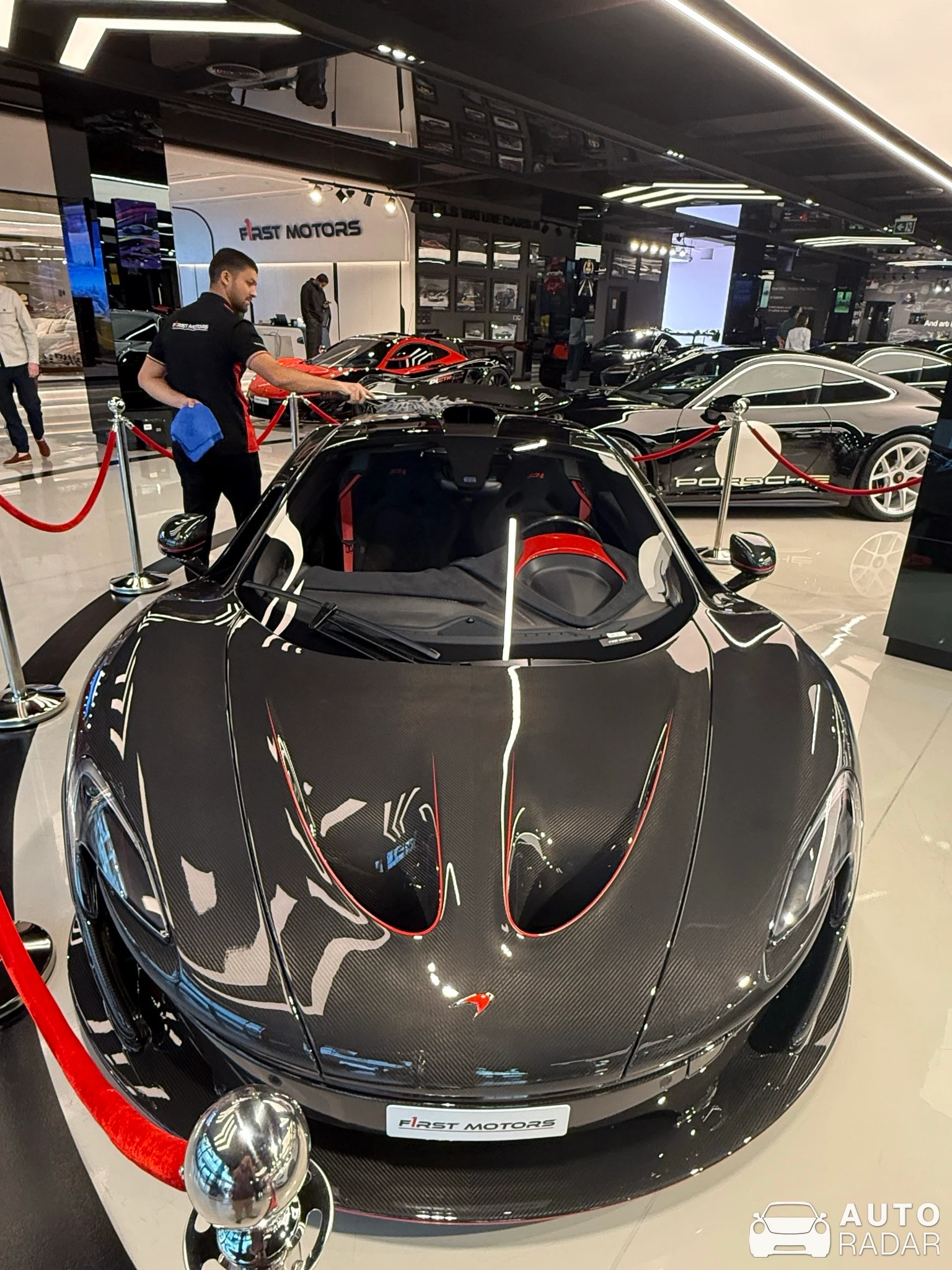 McLaren P1 spotted in مشيرف, United Arab Emirates