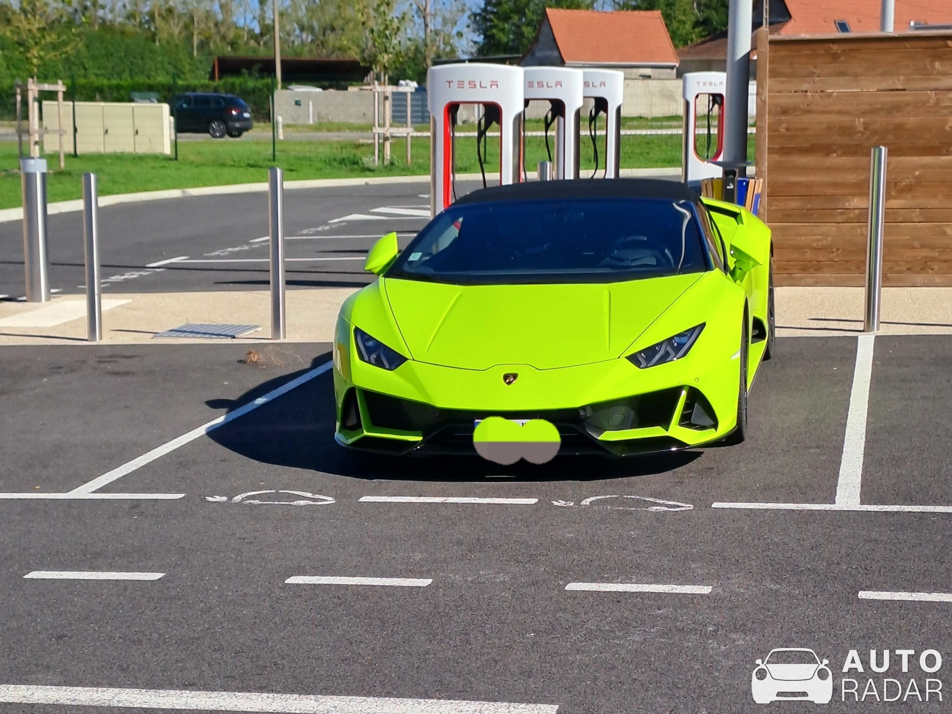 Lamborghini Huracán LP640-4 EVO spotted in Paris, France