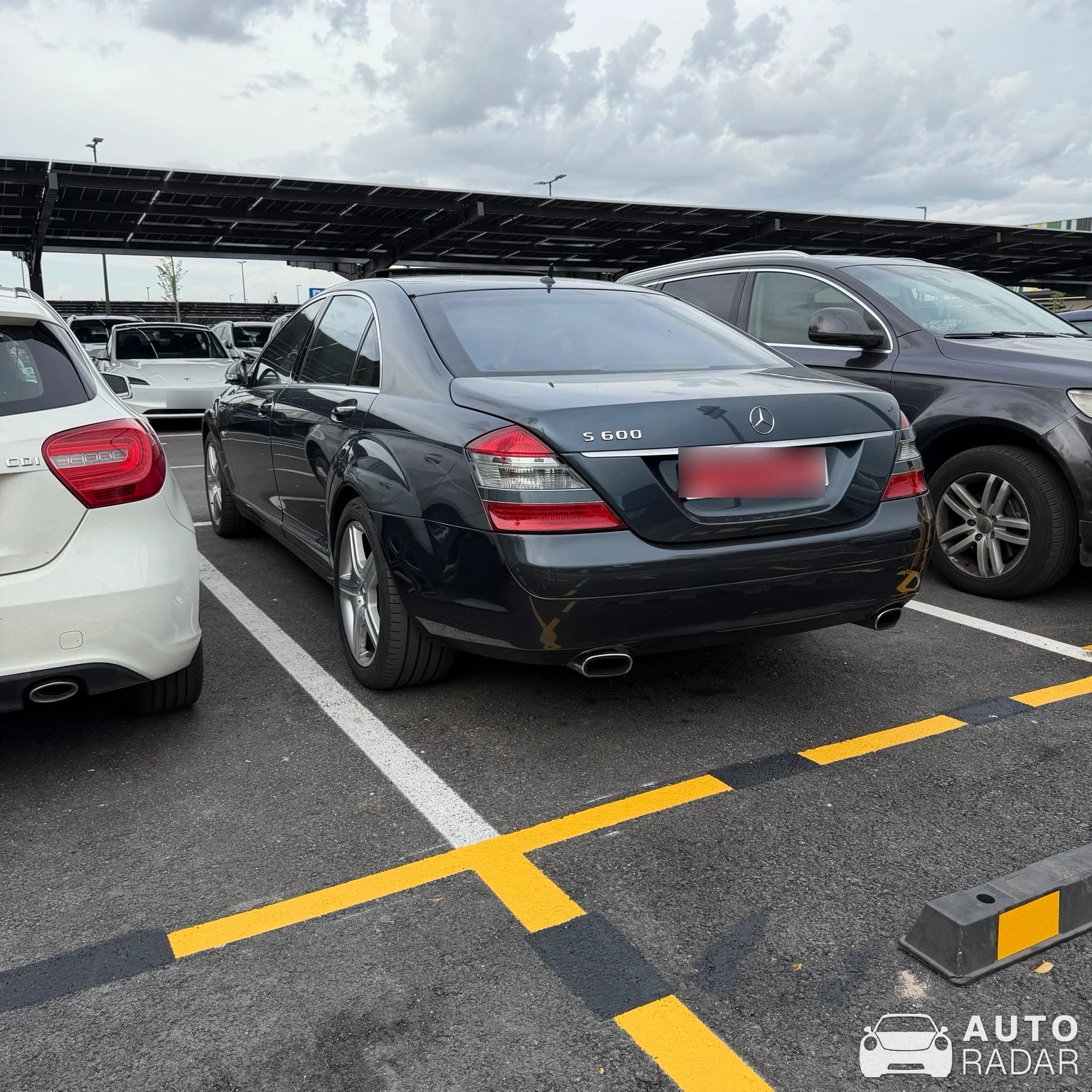 Mercedes-Benz S600 V12 BiTurbo W221 spotted in Illescas