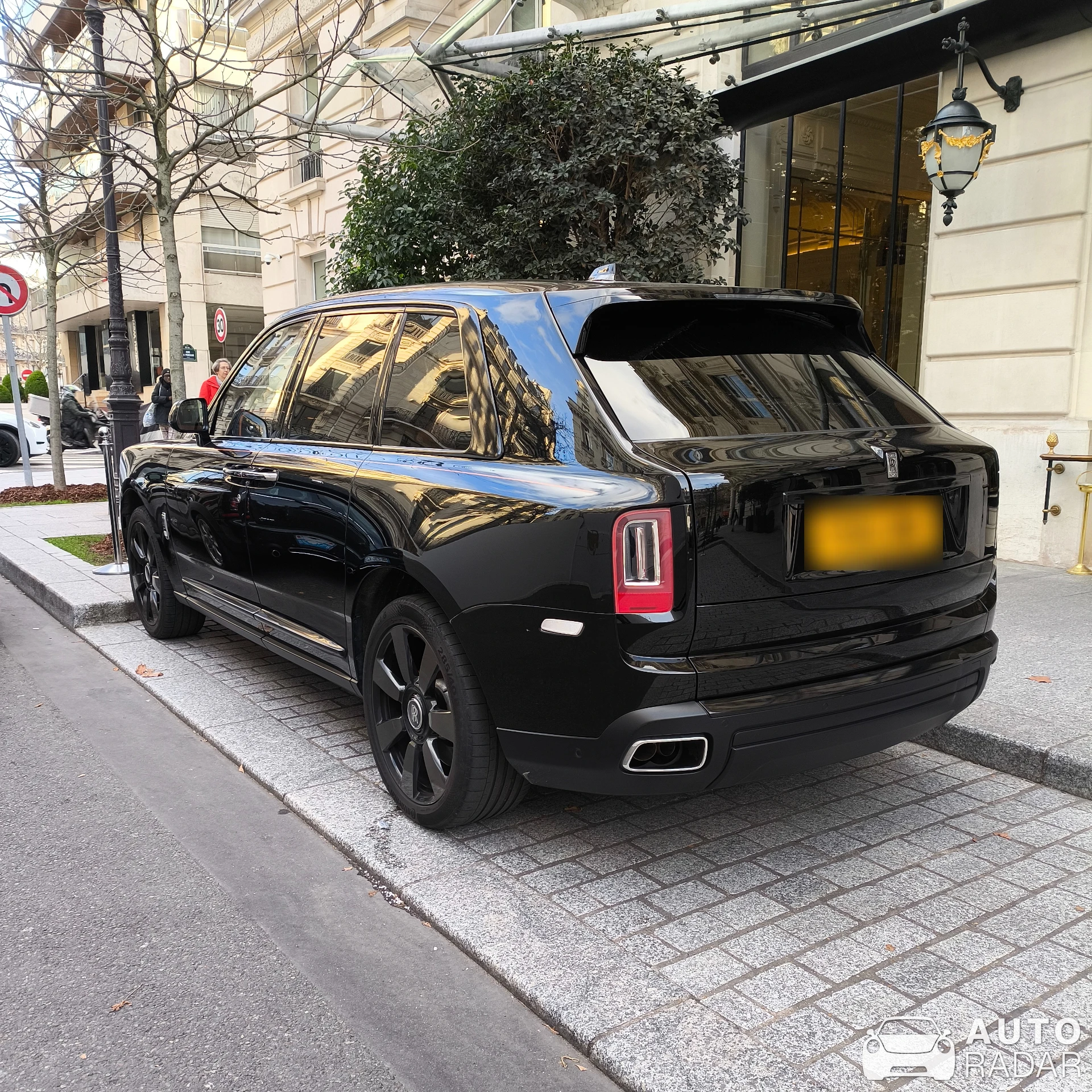 Rolls-Royce Cullinan spotted in Paris, France