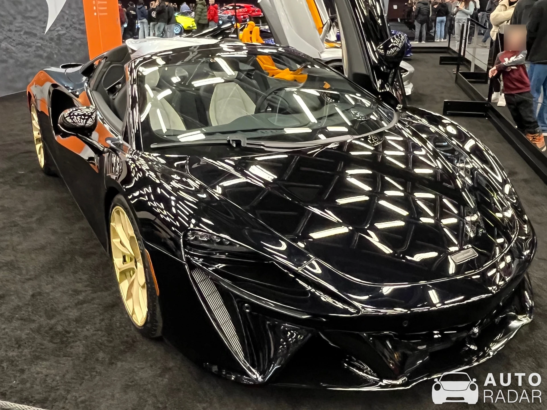 McLaren 570S spotted in Montreal, Canada