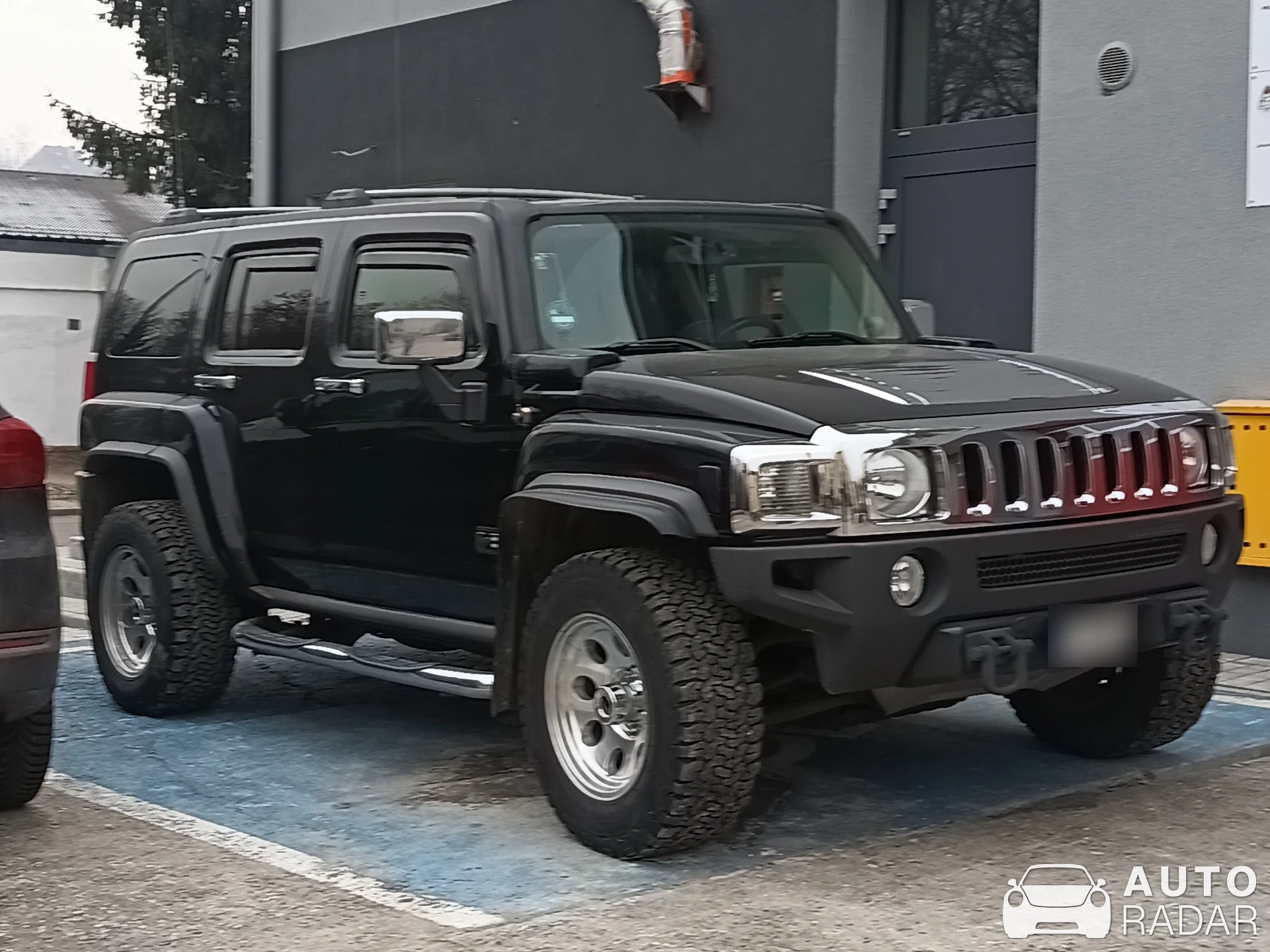 Hummer H3 spotted in Lwówek Śląski, Poland