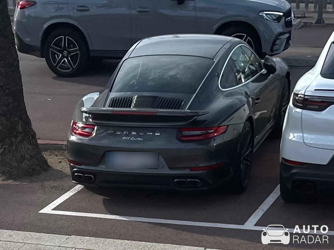 Porsche 991 Turbo MkII spotted in Barcelona, España