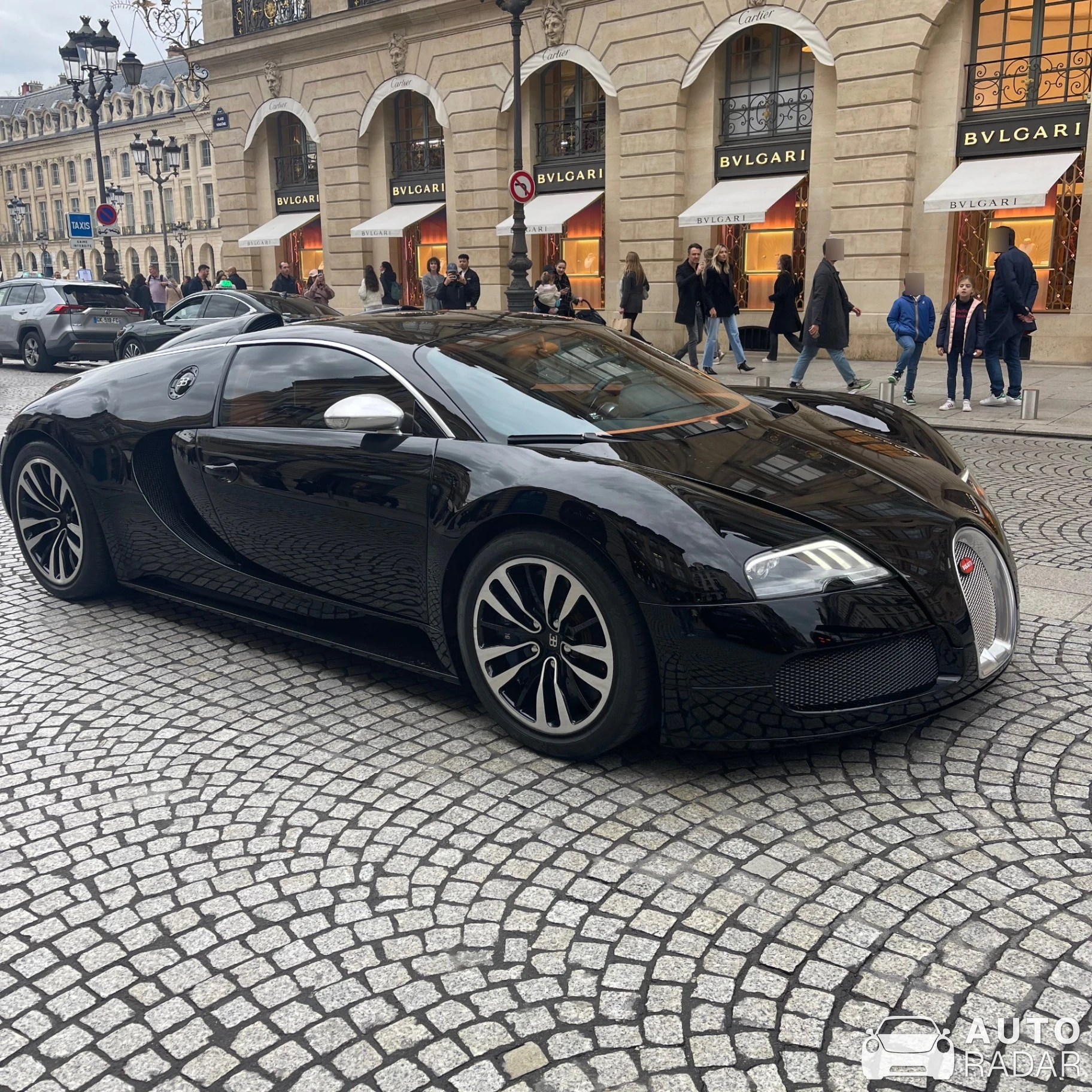 Bugatti Veyron 16.4 spotted in Paris, France