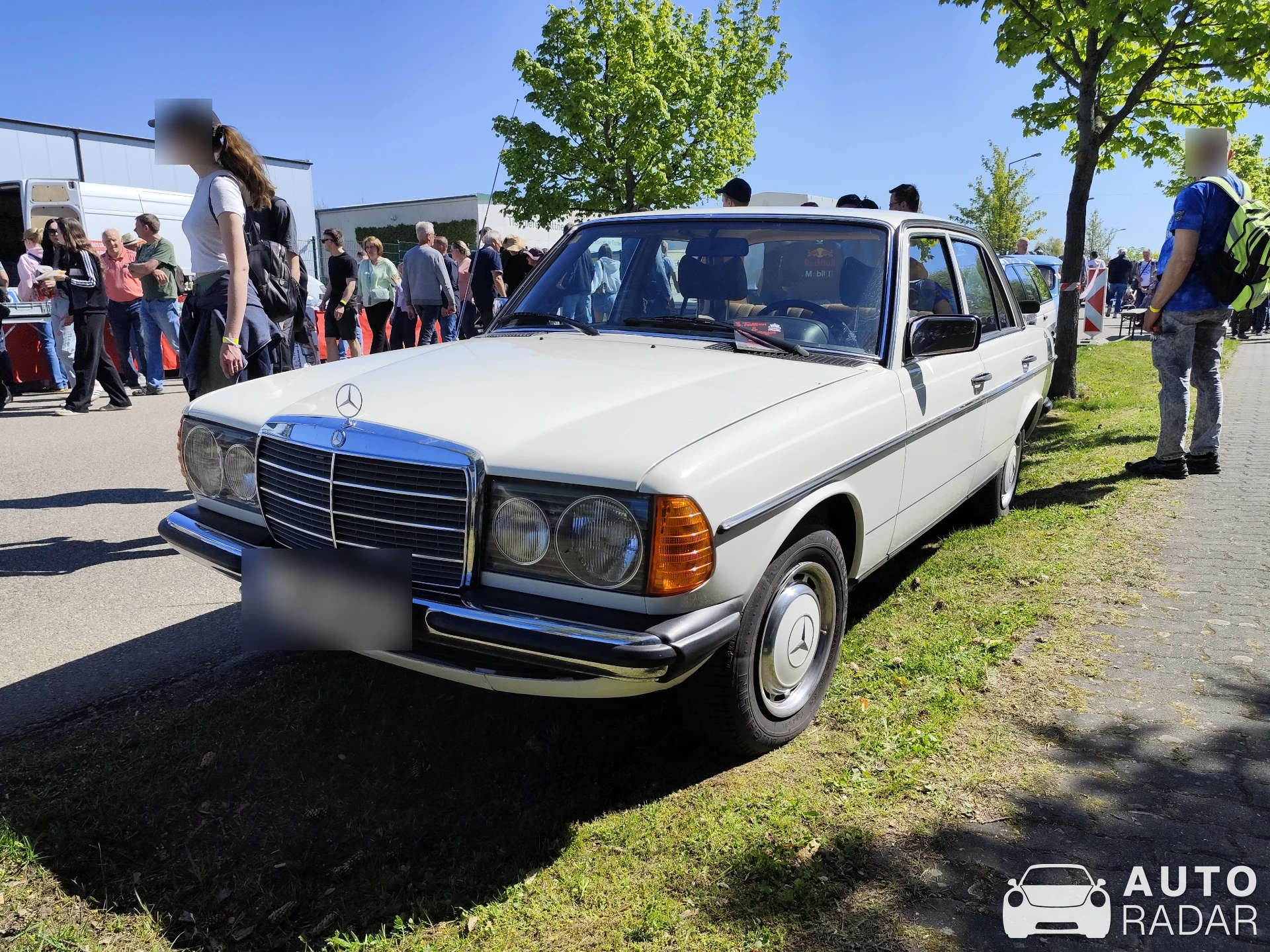 Mercedes-Benz 300D W123 spotted in Hartmannsdorf