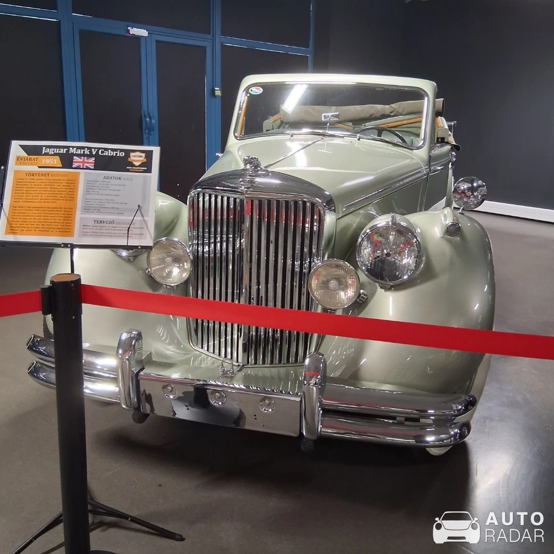 Jaguar Mark V spotted in Budapest, Hungary