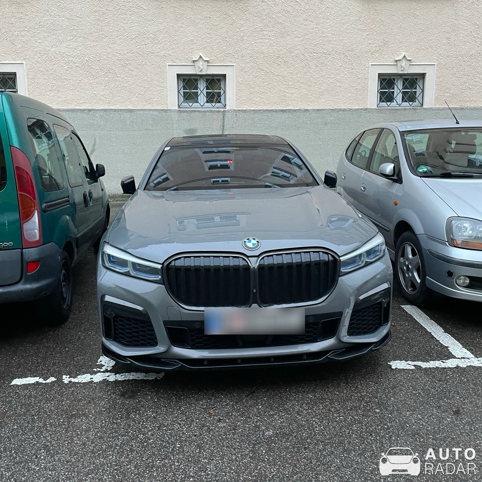 BMW 760Li V12 Xdrive G12 spotted in München, Deutschland