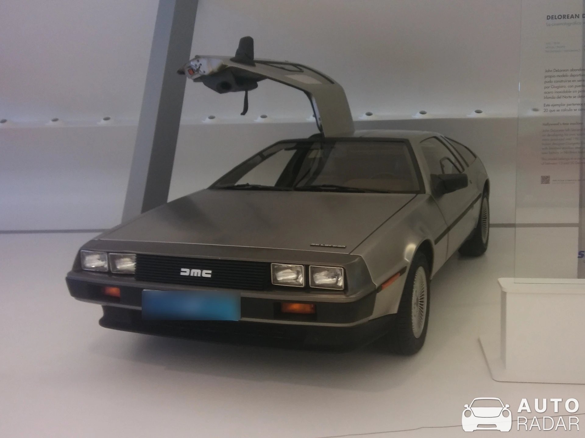 DeLorean DMC-12 spotted in Zaragoza, Spain